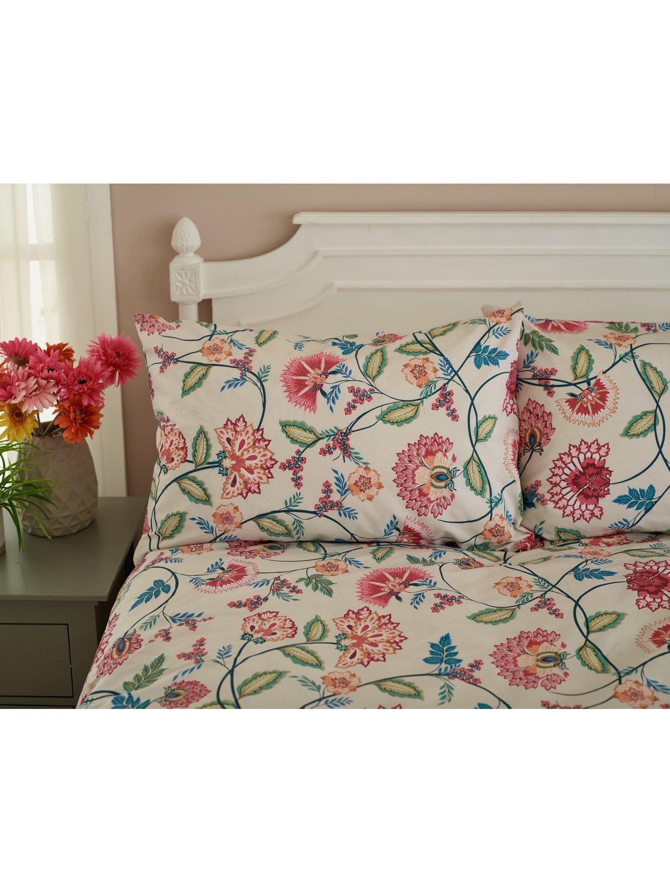 Image 3 of 4 of Deyongs Vintage Jacobean Duvet Set