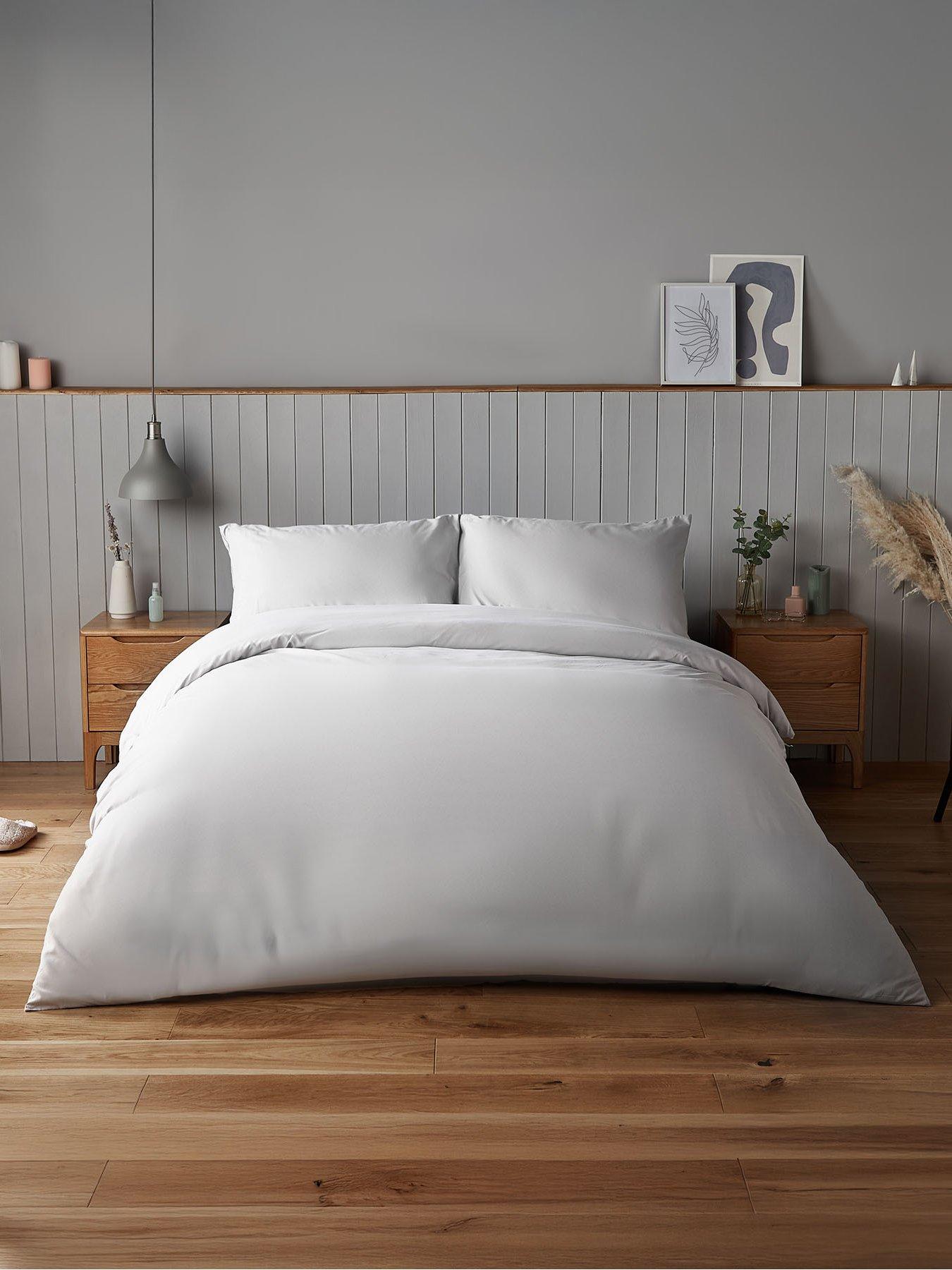 Silentnight Supersoft Duvet Set and Fitted Sheet Bundle