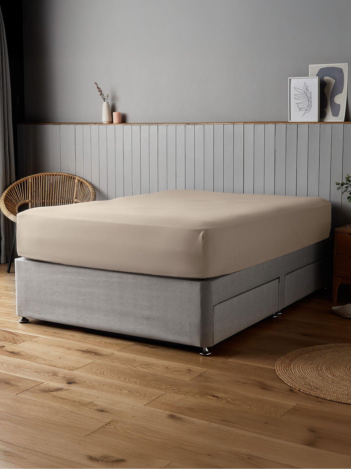 Image 1 of 6 of Silentnight Silentnight Supersoft 2 Pack Fitted Sheet Bundle