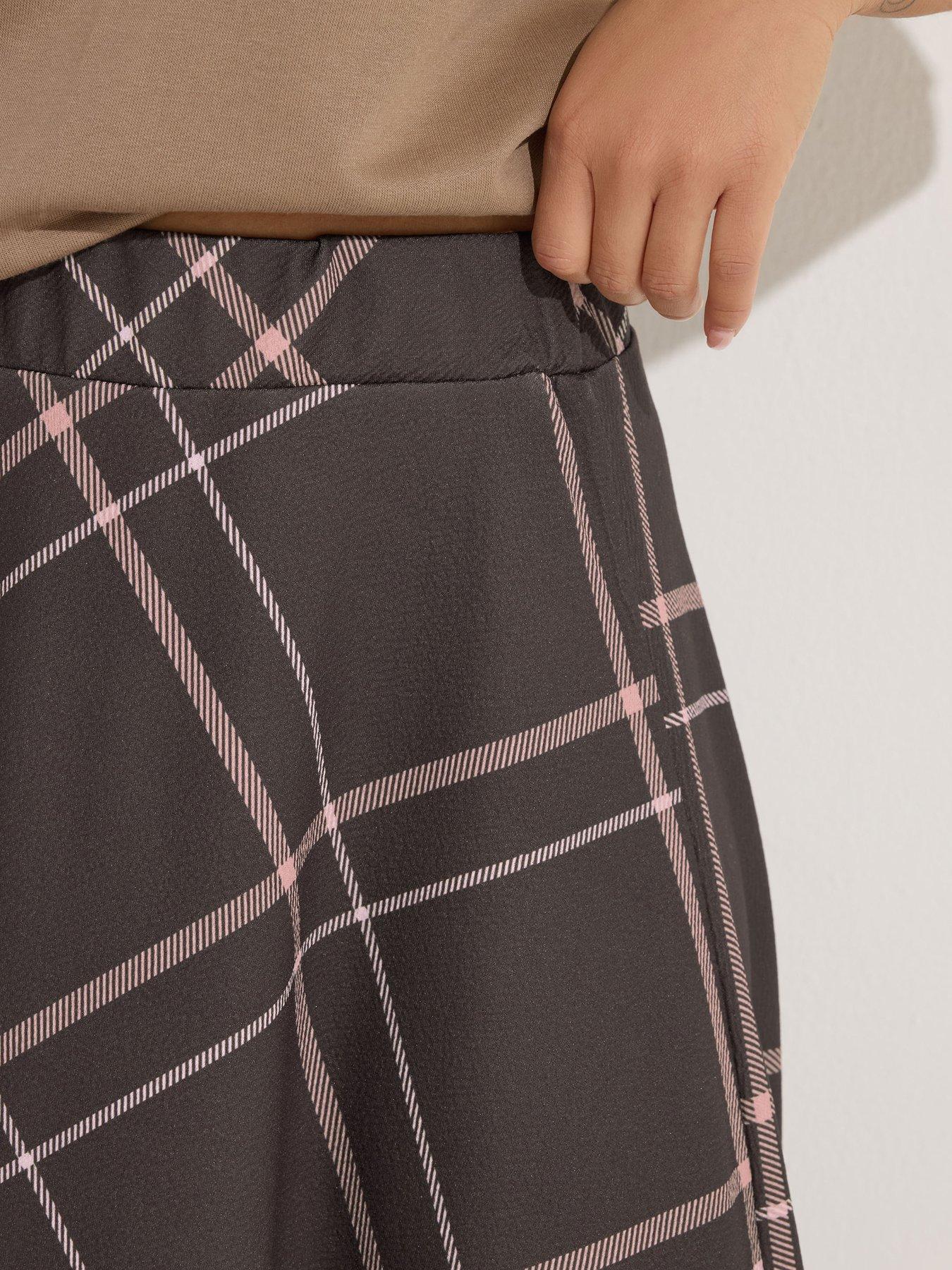 Image 4 of 4 of PixieGirl Petite Check Midaxi Skirt - Pink