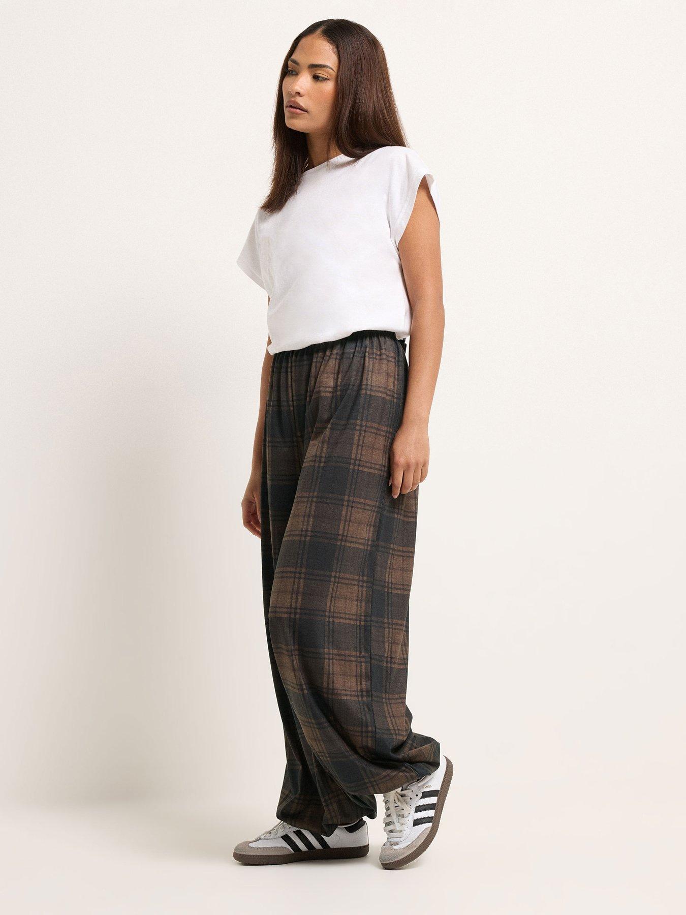 Image 3 of 4 of PixieGirl Petite Large Check Balloon Trousers - Brown