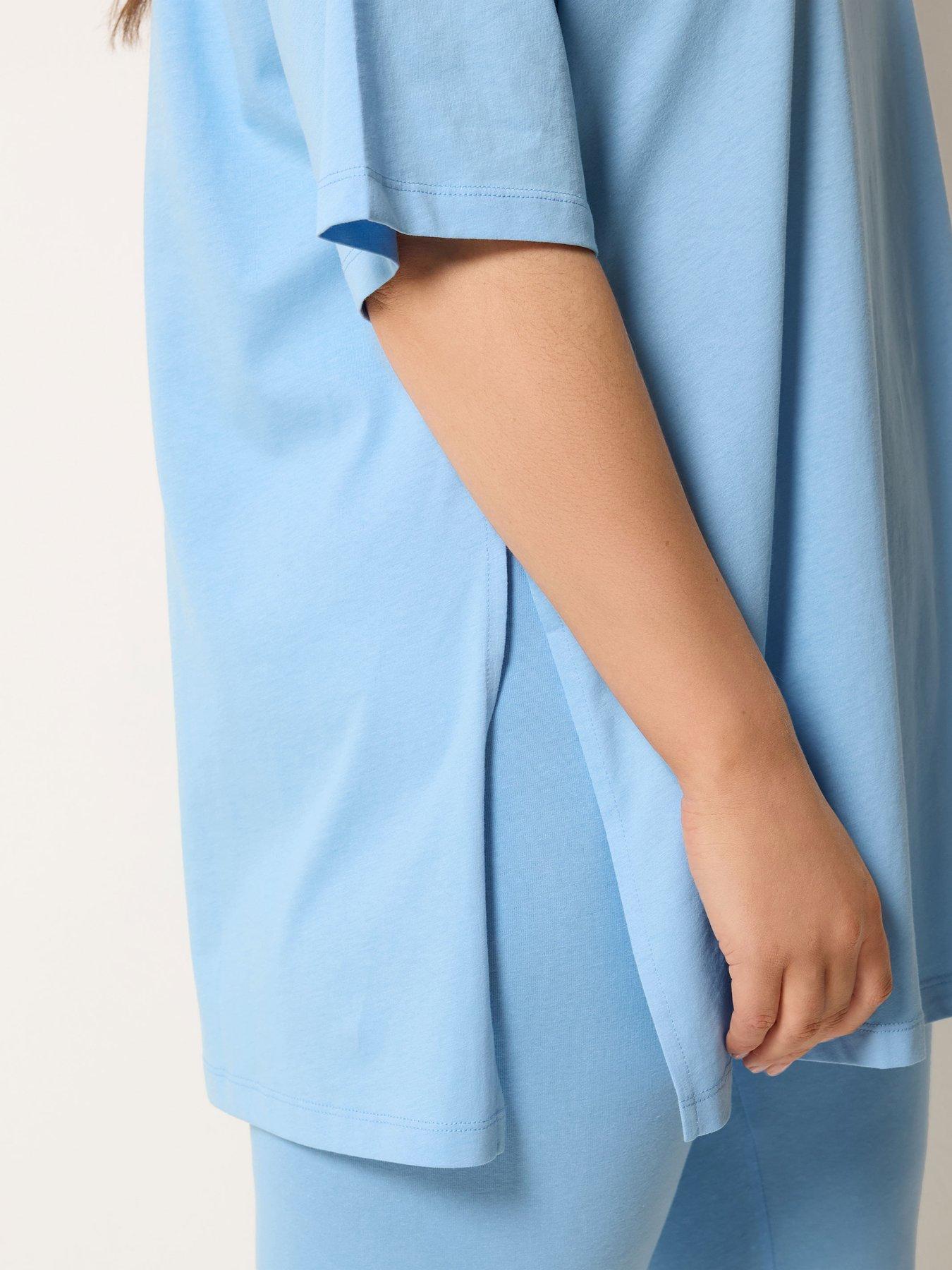 Image 4 of 5 of Yours Curve Relaxed Longline Side Split T-Shirt - Blue