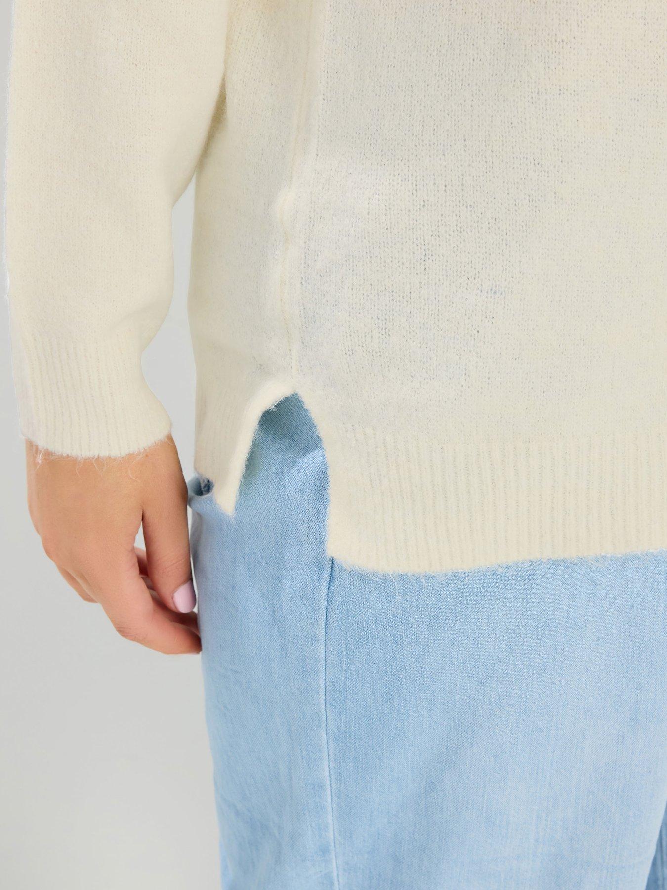 Image 4 of 4 of Yours Curve V-Neck Soft Touch Jumper - Cream