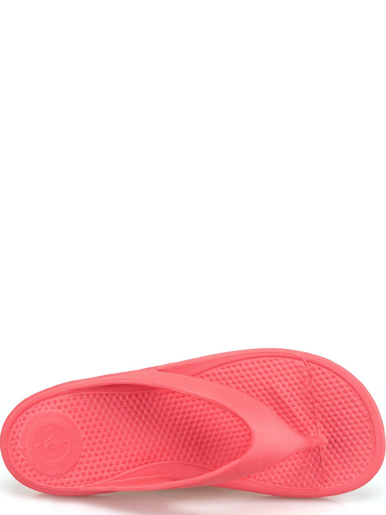  image of totes-solbounce-ladies-toe-post-watermelon