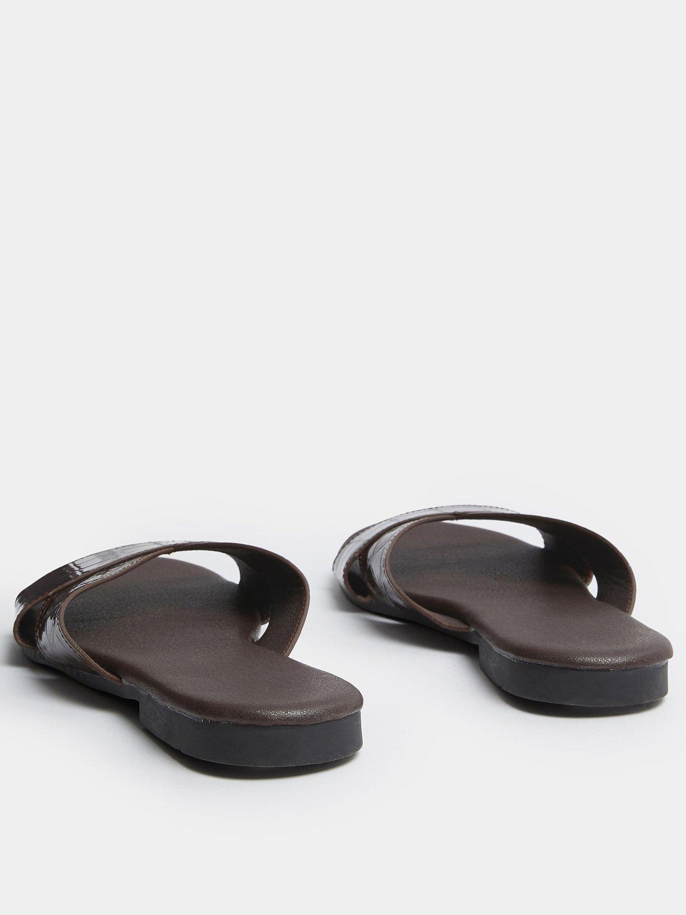 Image 3 of 4 of Yours Wide Fit V Cut Mule