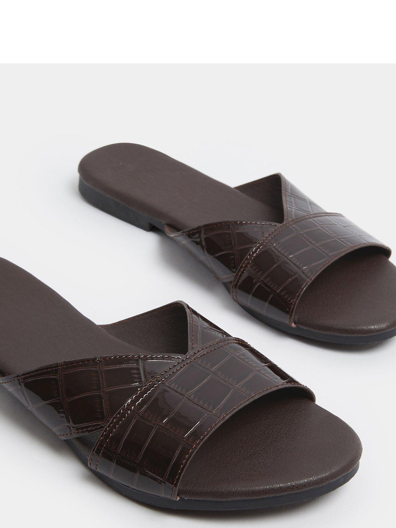 Image 4 of 4 of Yours Wide Fit V Cut Mule