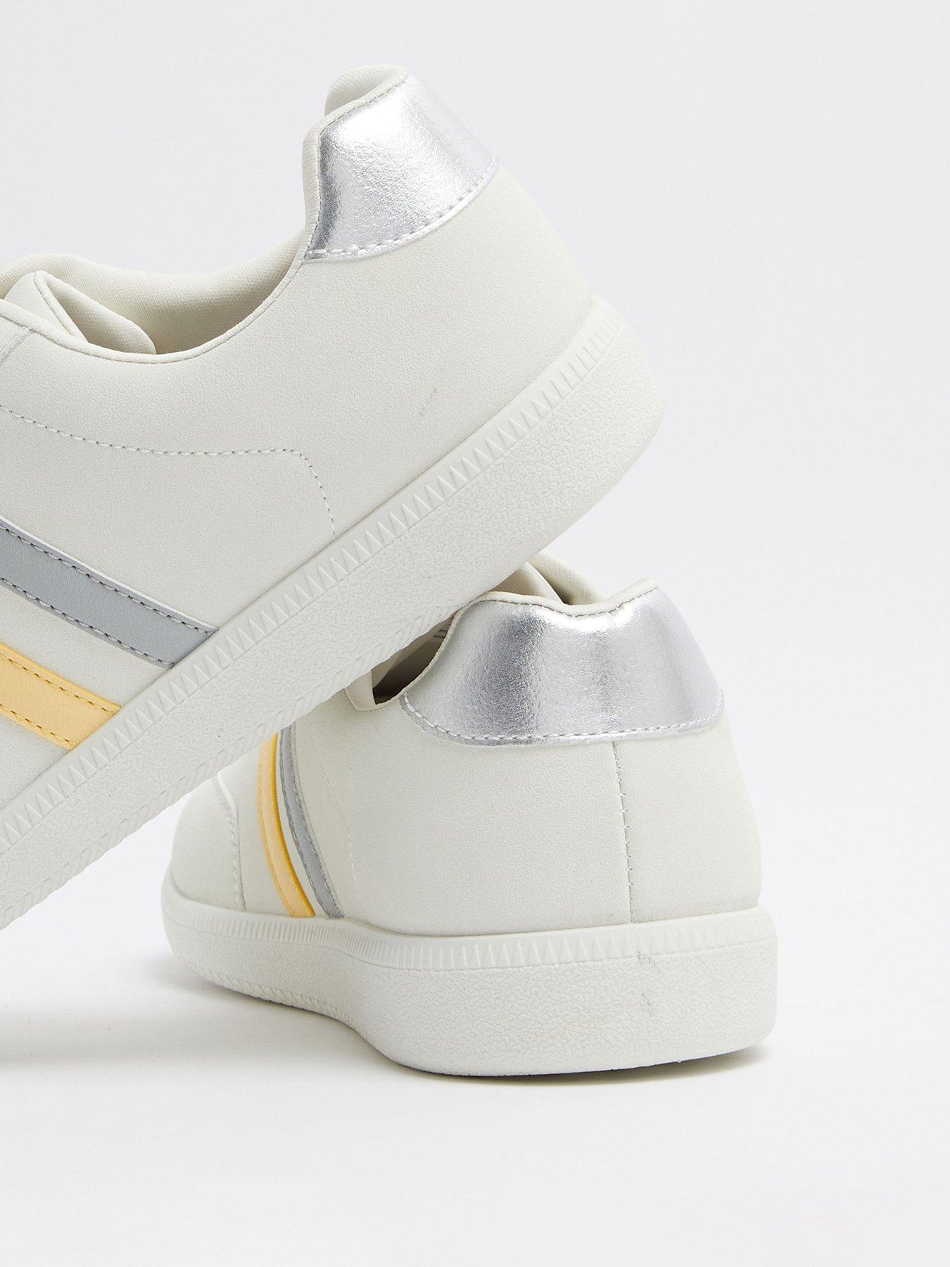 Image 3 of 4 of Yours Extra Wide Fit Retro Stripe Trainer - White
