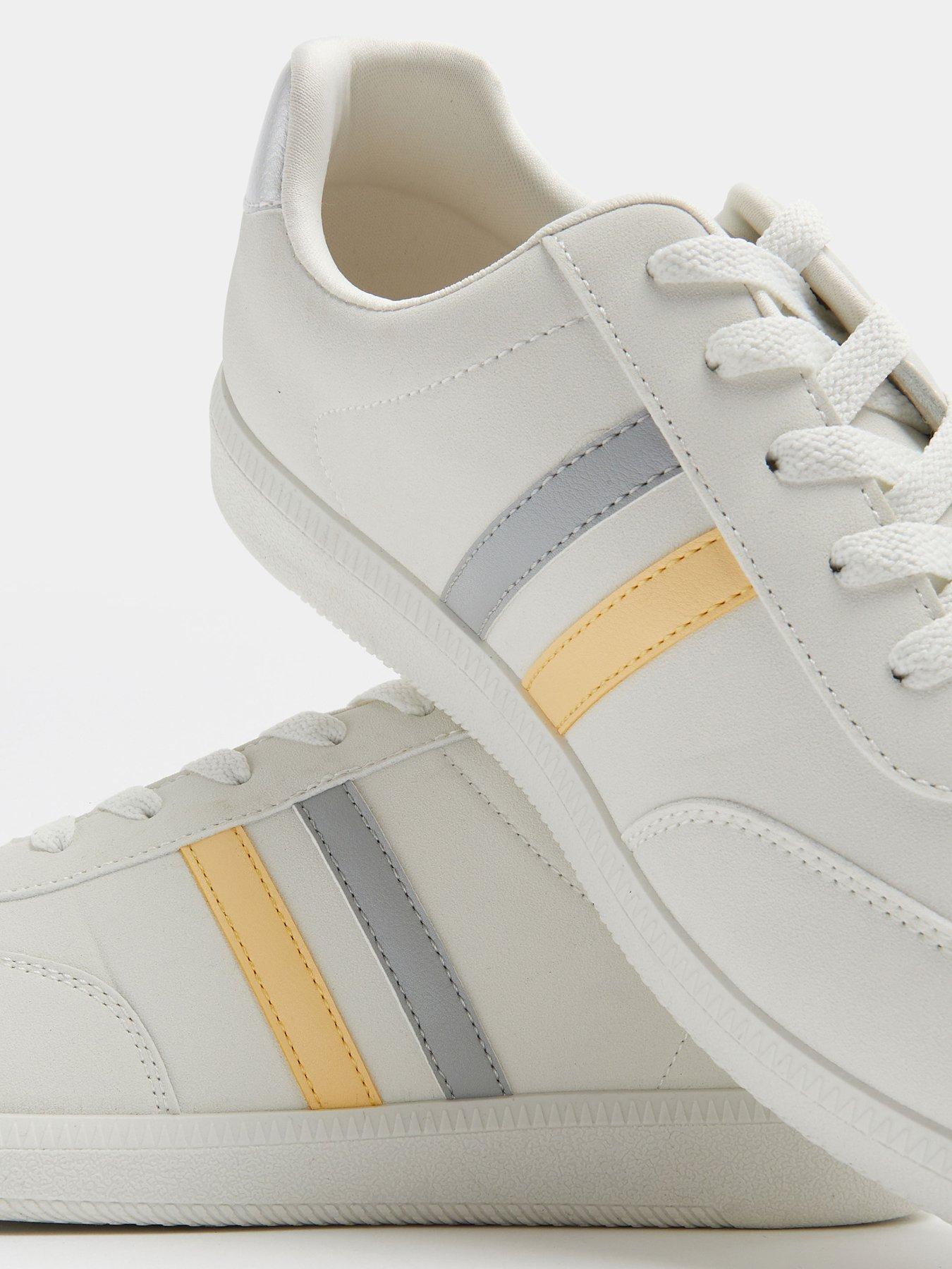 Image 4 of 4 of Yours Extra Wide Fit Retro Stripe Trainer - White