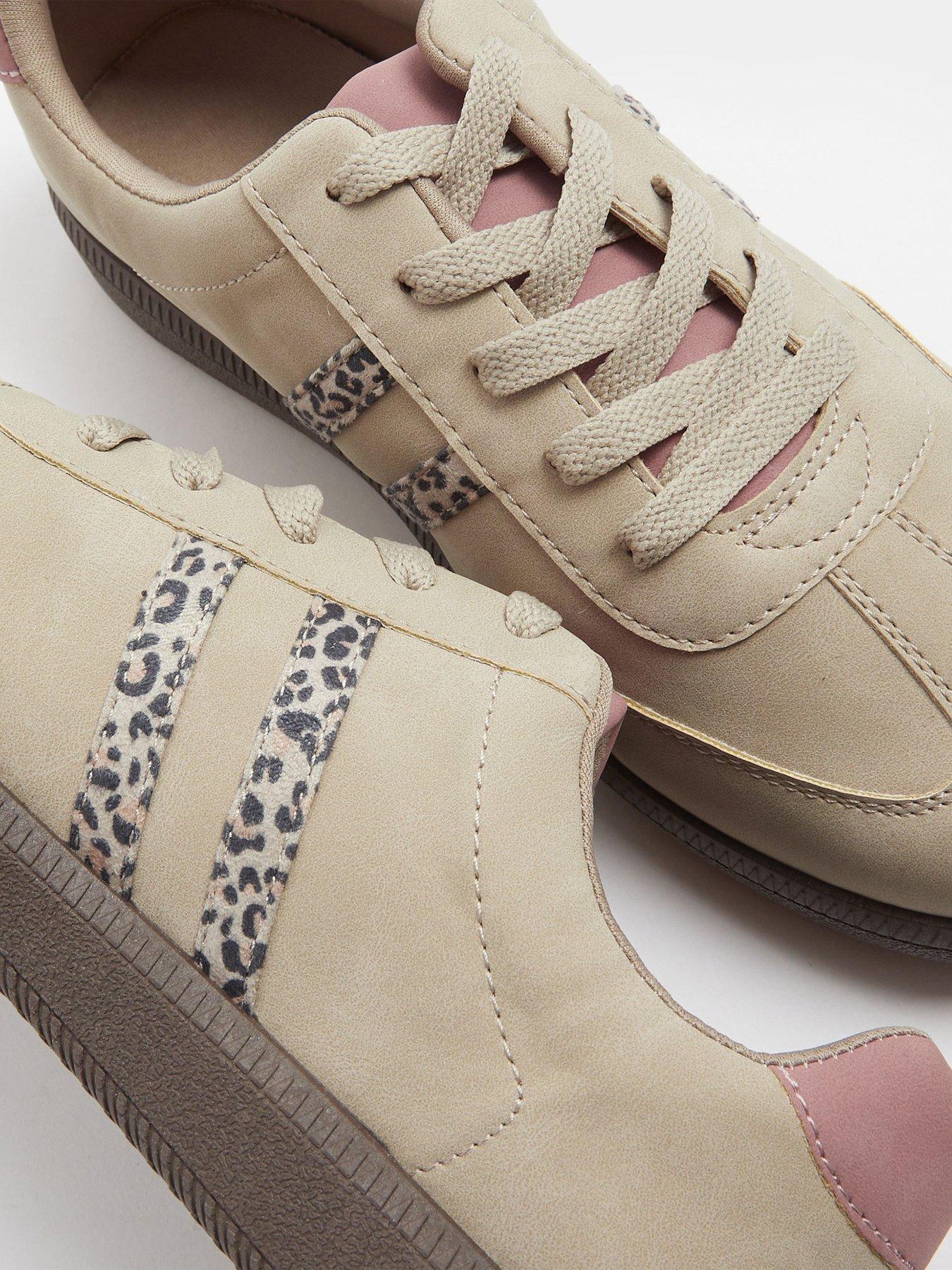 Image 4 of 4 of Yours Extra Wide Fit Retro Stripe Trainer - Cream