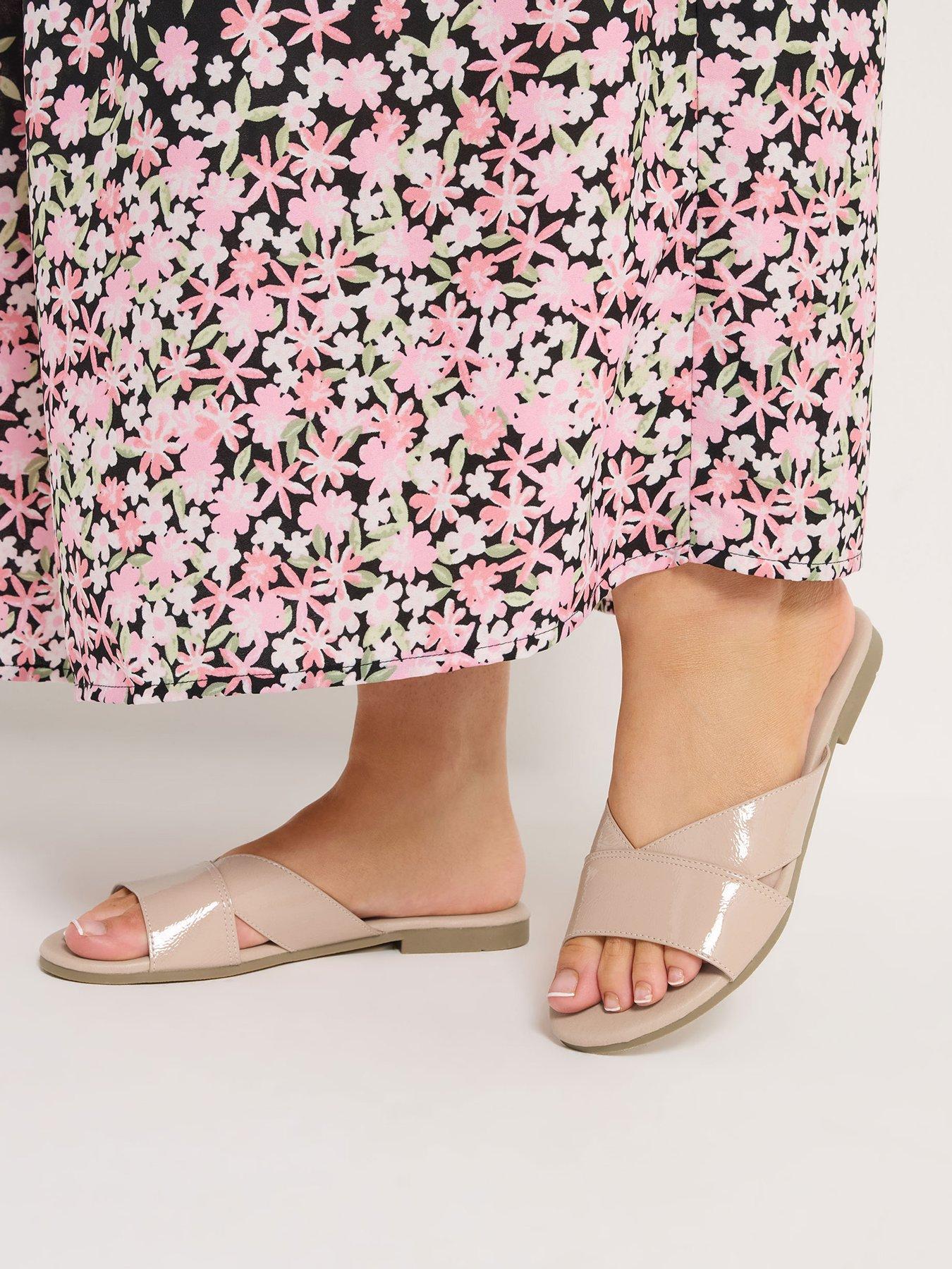 Yours Extra Wide Fit V Cut Mule - Cream