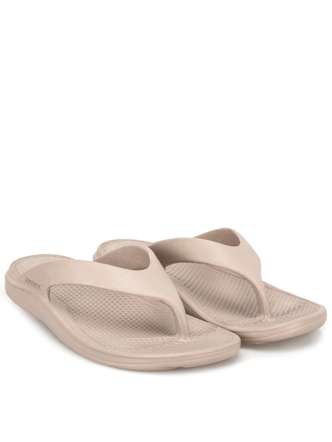 front image of totes-solbounce-ladies-toe-post-taupe