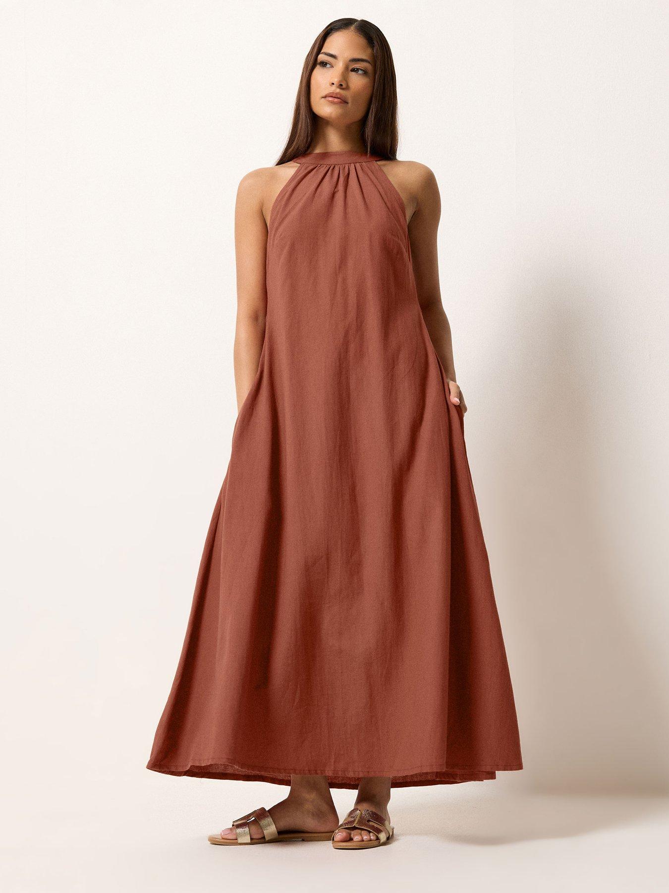 Image 3 of 6 of PixieGirl Petite Halter Neck Maxi Dress - Red