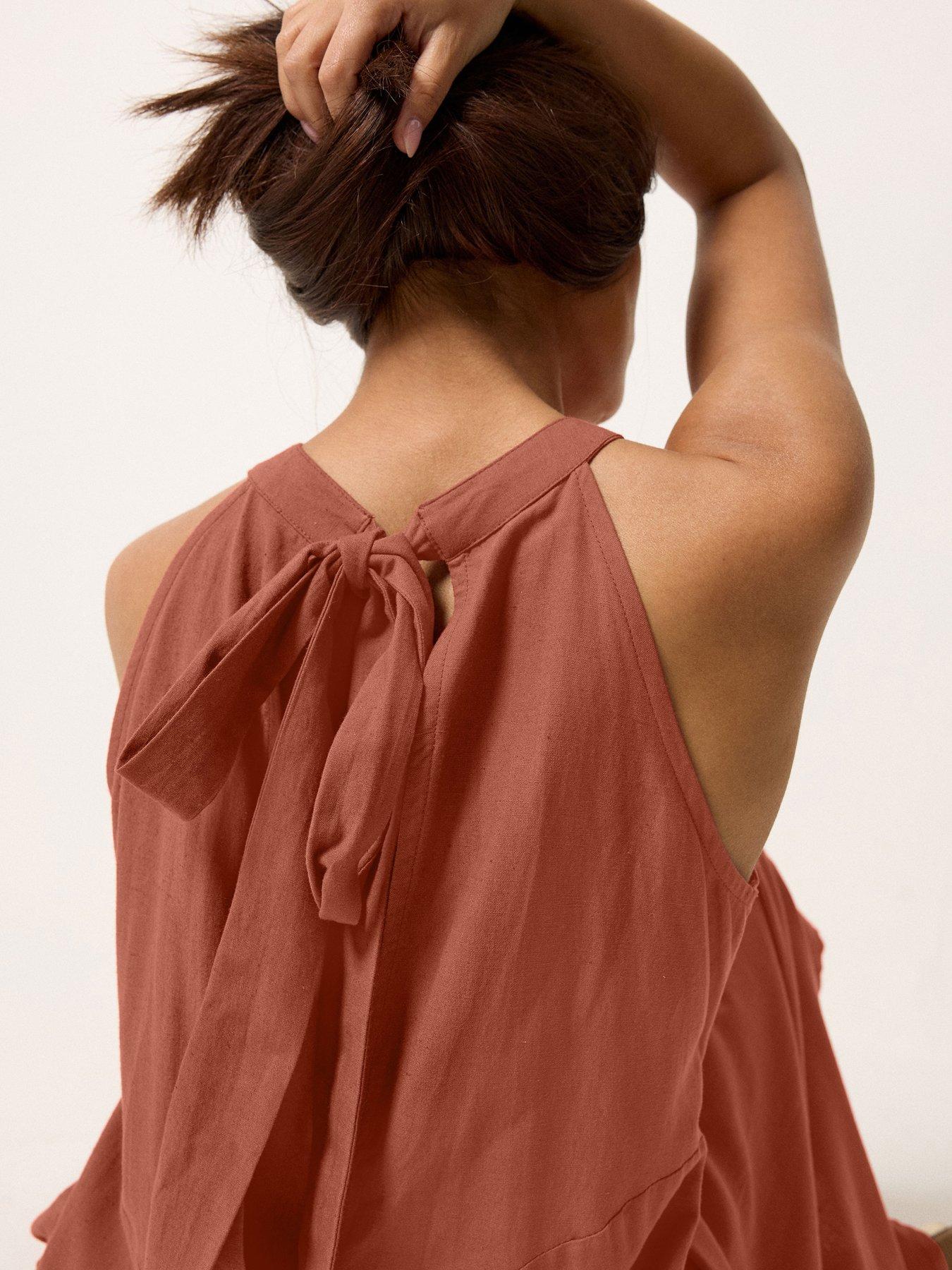 Image 5 of 6 of PixieGirl Petite Halter Neck Maxi Dress - Red