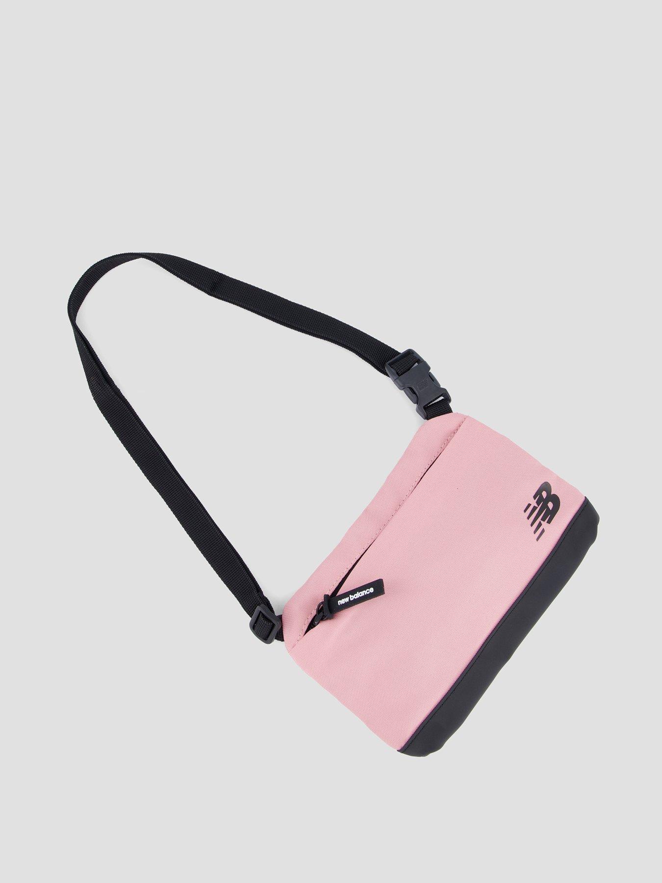 Image 2 of 4 of New Balance Mens Essential Adjustable Strap Sling Bag - Black