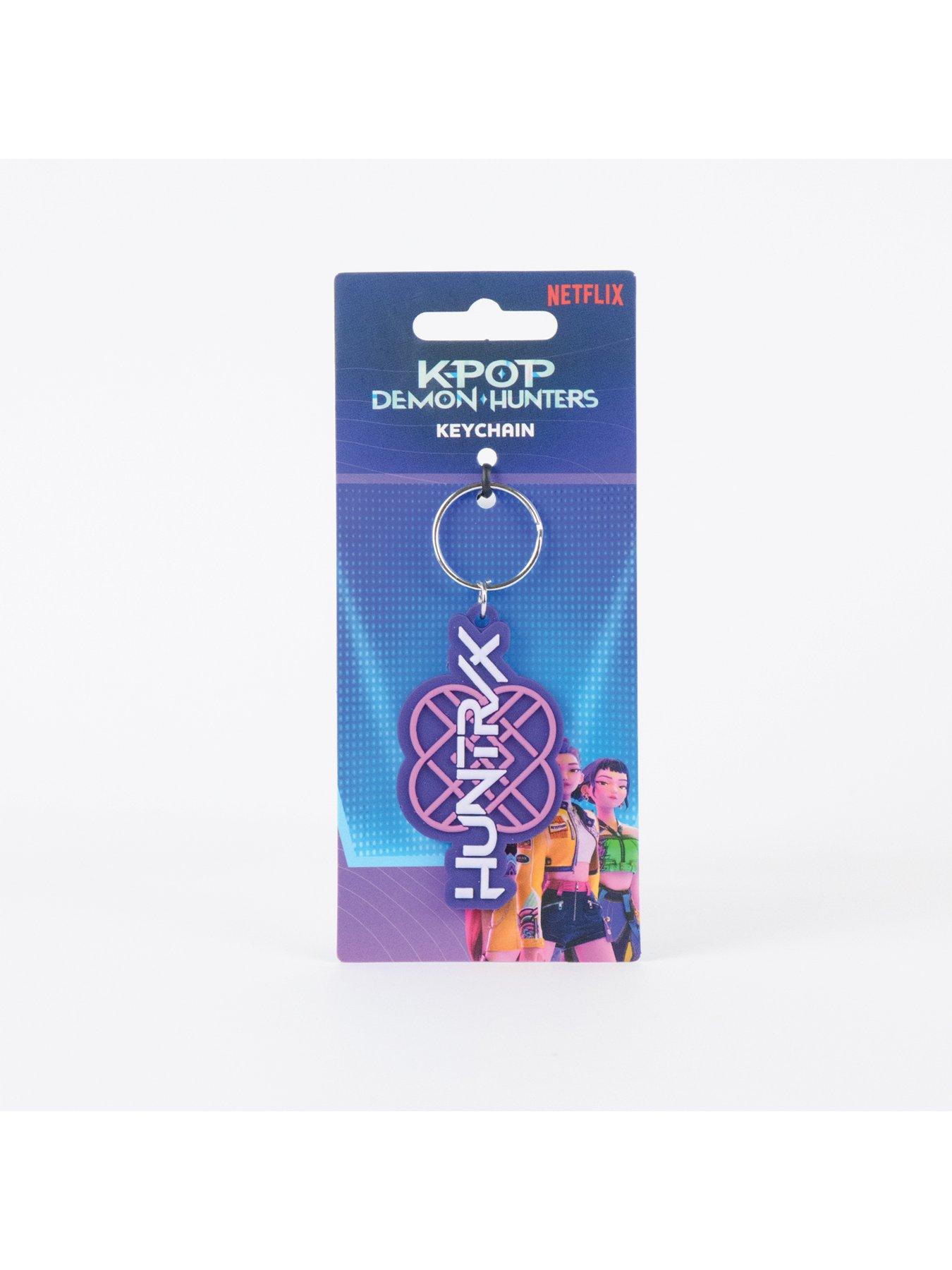 Image 4 of 4 of K-Pop Demon Hunters K- Pop Demon Hunters Huntrix Mug And Keyring Bundle