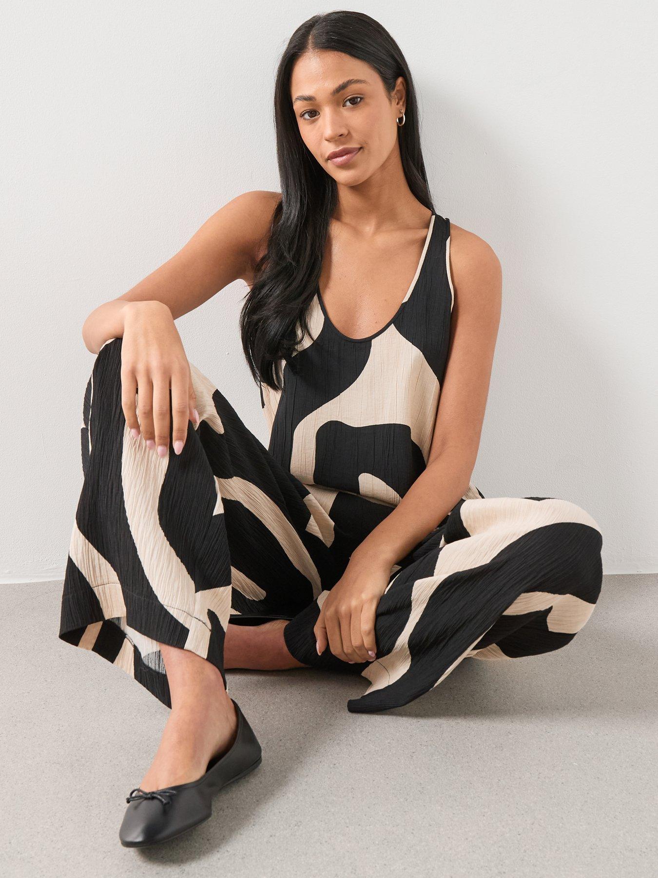  image of mango-printed-crop-top-black