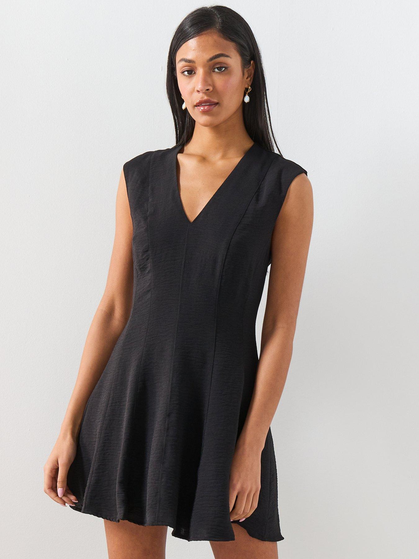 mango-flounce-dress-with-v-neck-black