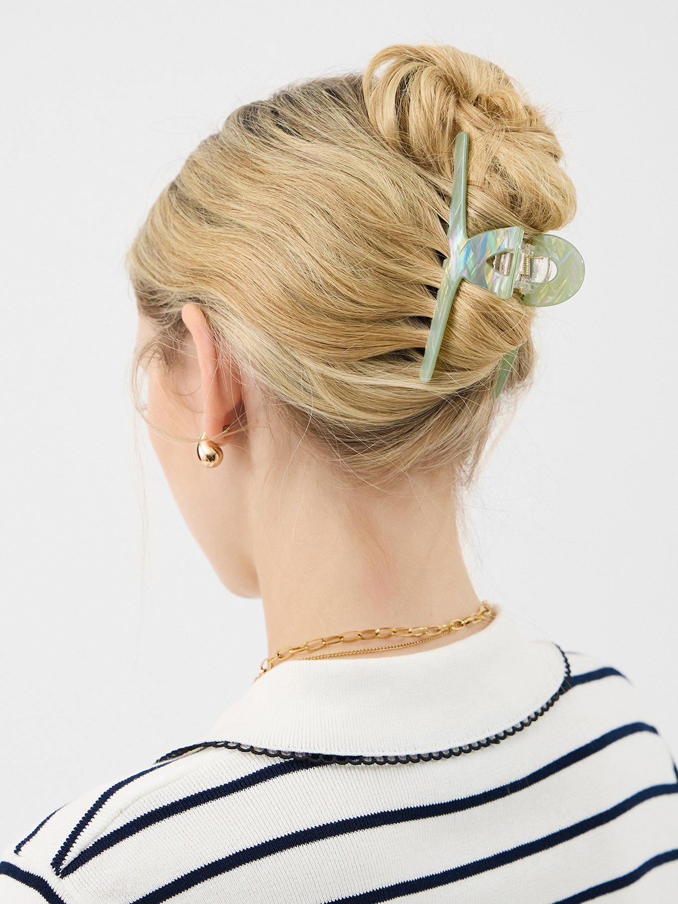 stillFront image of accessorize-shimmer-twist-claw-clip