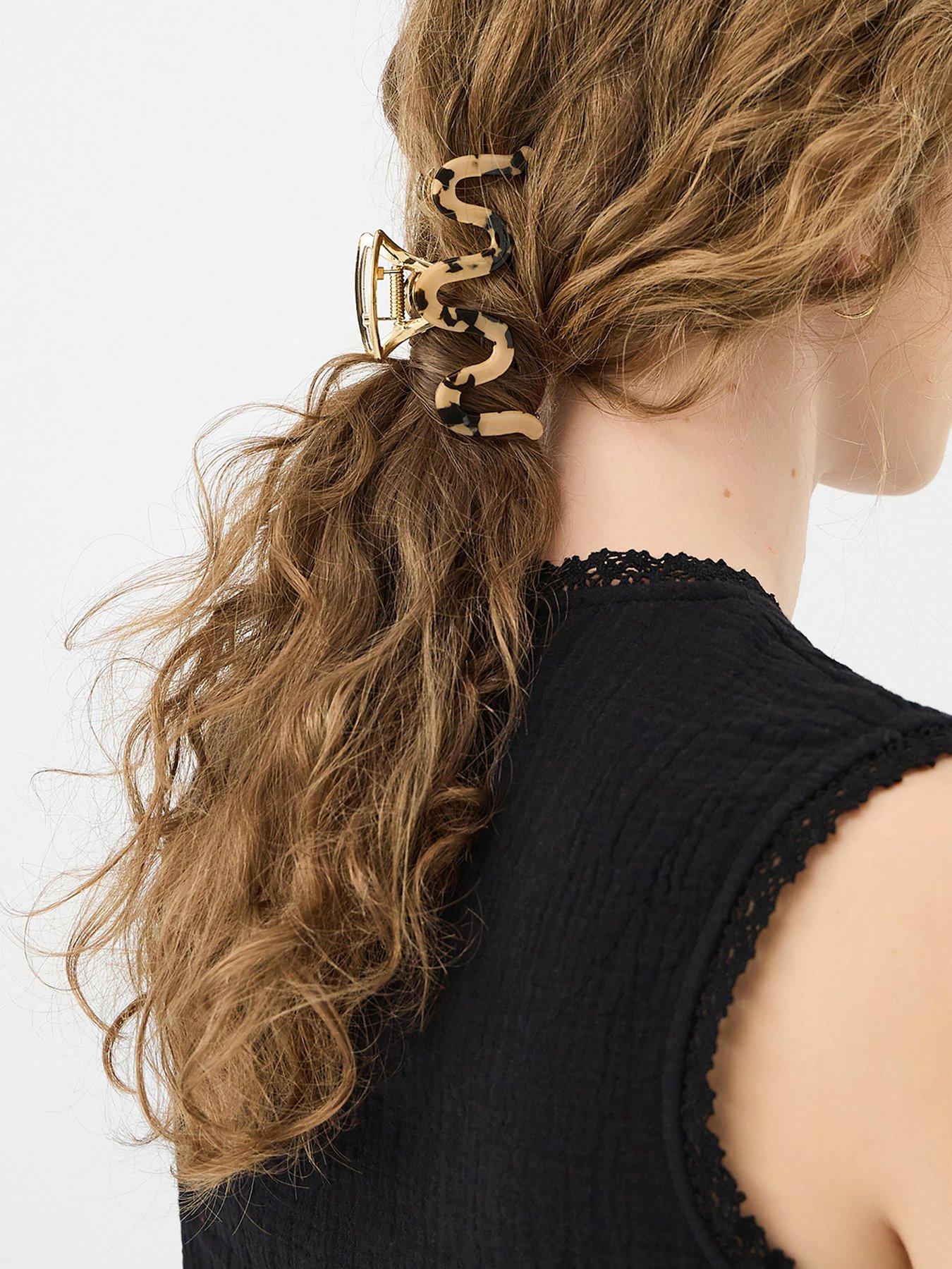 Image 2 of 2 of Accessorize Tort Wiggle Claw Clip