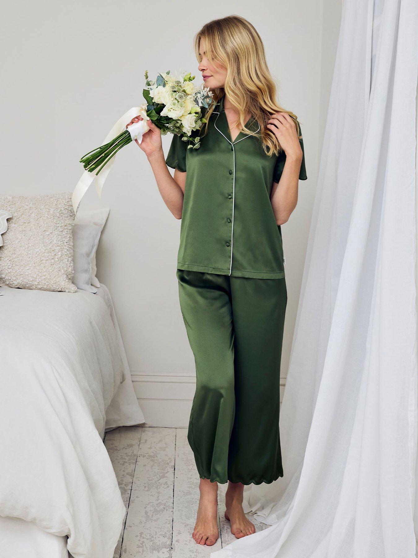 Image 3 of 5 of CHELSEA PEERS Satin Scallop Edge Long Pyjama Set - Khaki