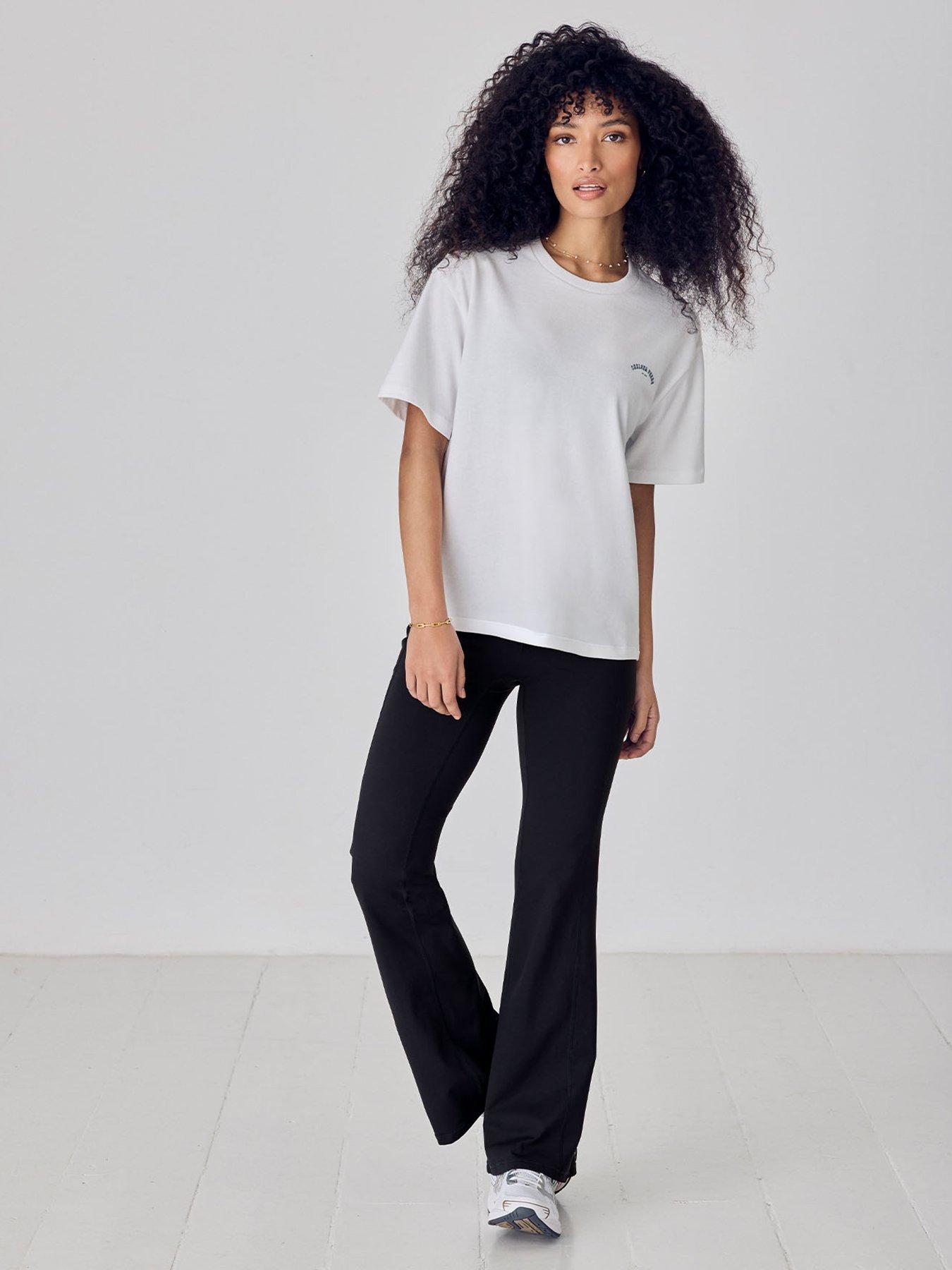 Image 3 of 6 of CHELSEA PEERS Softsculpt Folded Waist Flared Leggings - Black