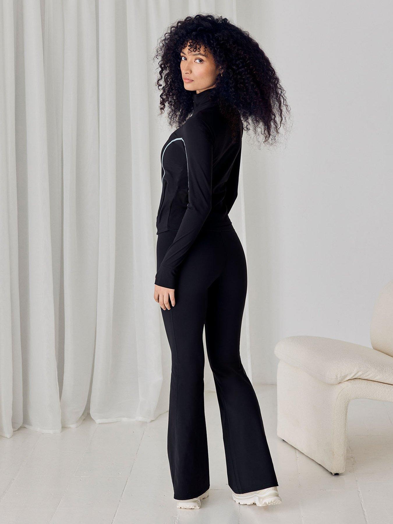 Image 2 of 6 of CHELSEA PEERS Softsculpt Jacket - Black