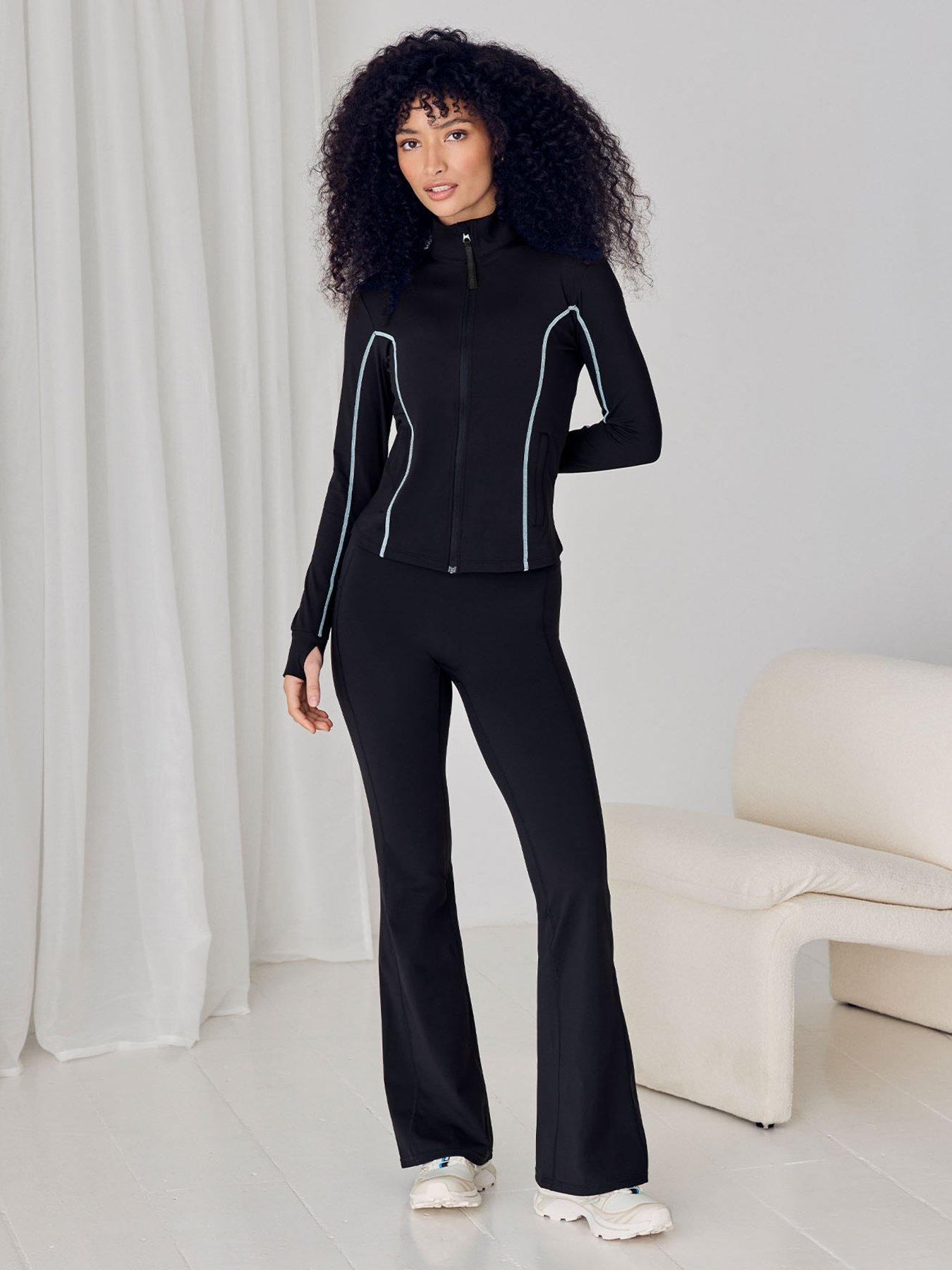 Image 3 of 6 of CHELSEA PEERS Softsculpt Jacket - Black