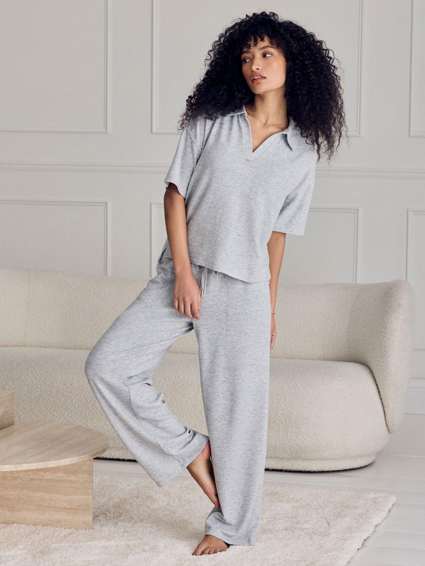 Image 2 of 6 of CHELSEA PEERS Slub-knit V-neck Short Sleeve Sweatshirt - Grey