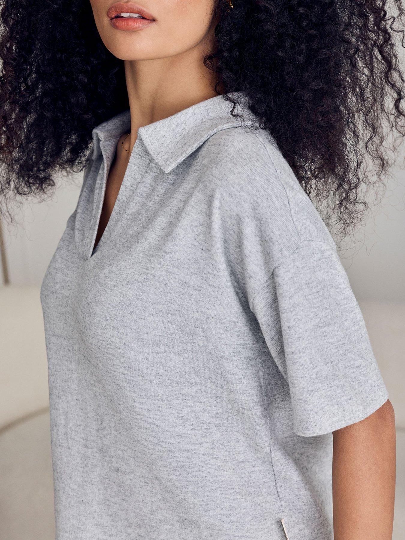 Image 4 of 6 of CHELSEA PEERS Slub-knit V-neck Short Sleeve Sweatshirt - Grey