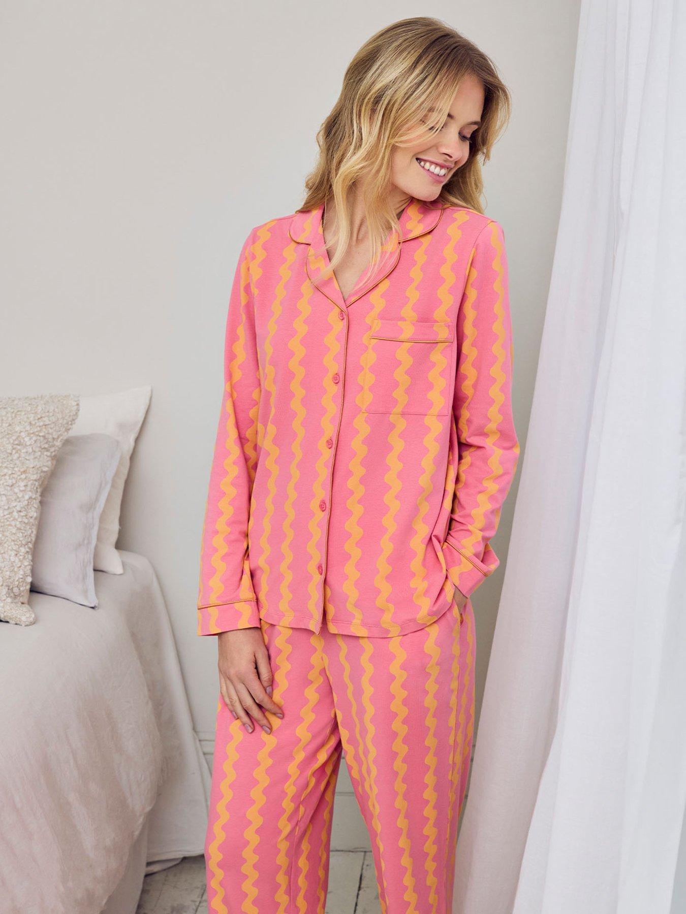 Image 3 of 7 of CHELSEA PEERS Sunset Wavy Stripe Long Pyjama Set