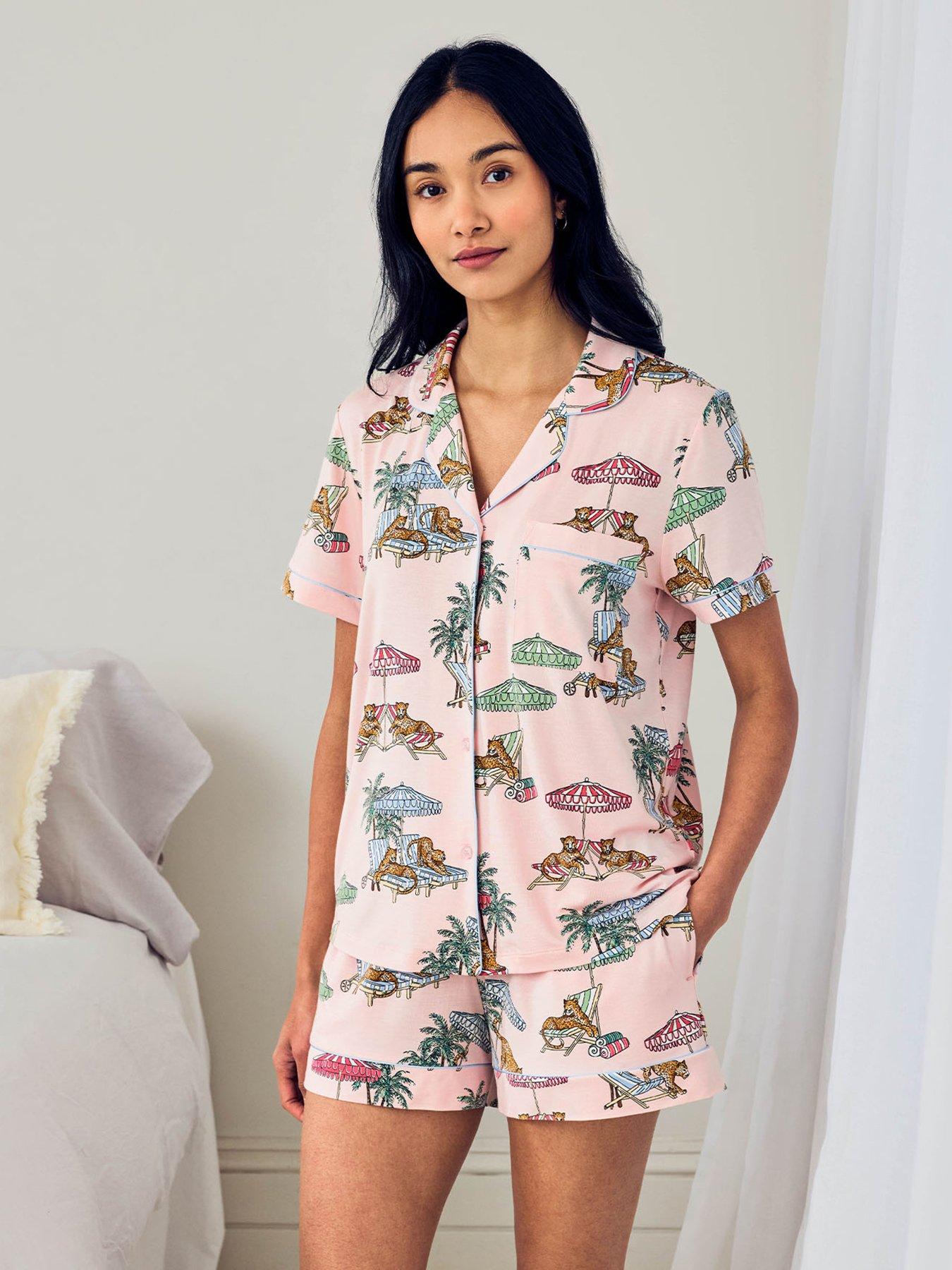 Image 1 of 6 of CHELSEA PEERS Chelsea Peers&nbsp;Modal Lounging Leopards Print Short Pyjama Set