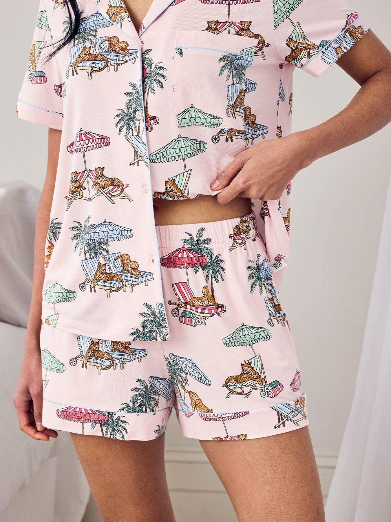 Image 4 of 6 of CHELSEA PEERS Chelsea Peers&nbsp;Modal Lounging Leopards Print Short Pyjama Set