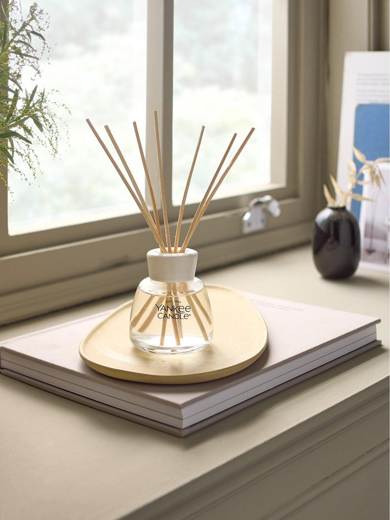 Image 6 of 6 of Yankee Candle Diffuser Starter Kit And Refill Lemon And Lavender