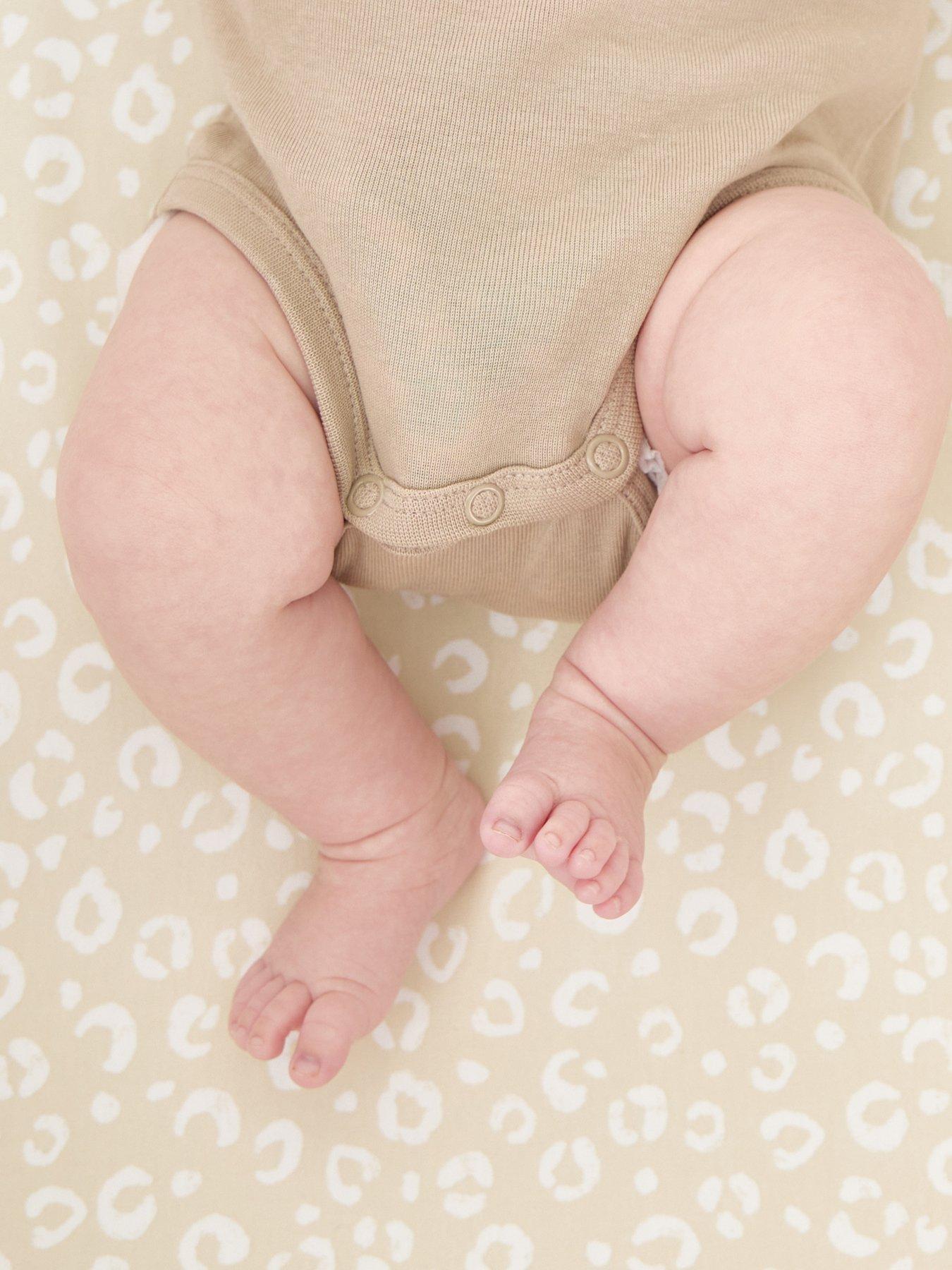  image of tutti-bambini-bedside-crib-fitted-sheets-2-pack-love-cats