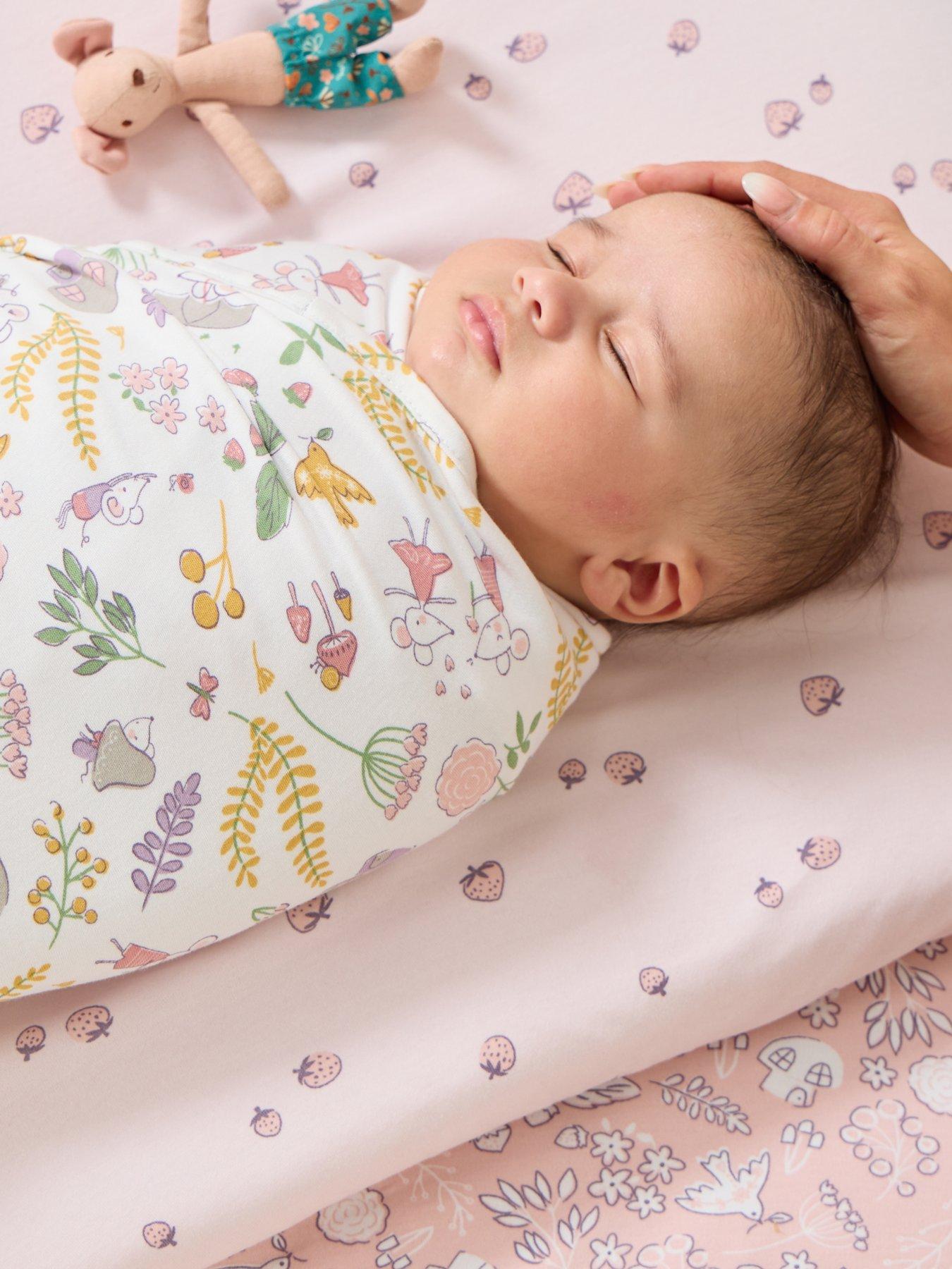 front image of tutti-bambini-bedside-crib-starter-pack-tiny-tails