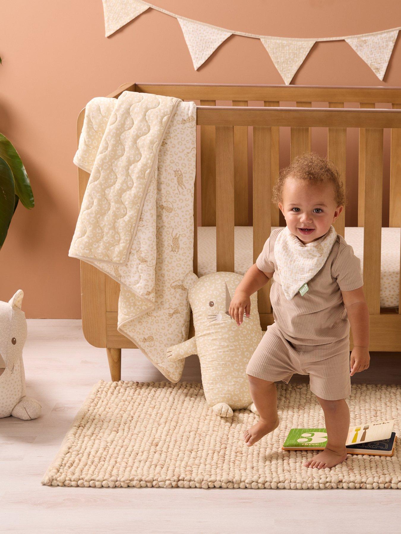 Tutti Bambini Cot/Cot Bed Coverlet - Love Cats