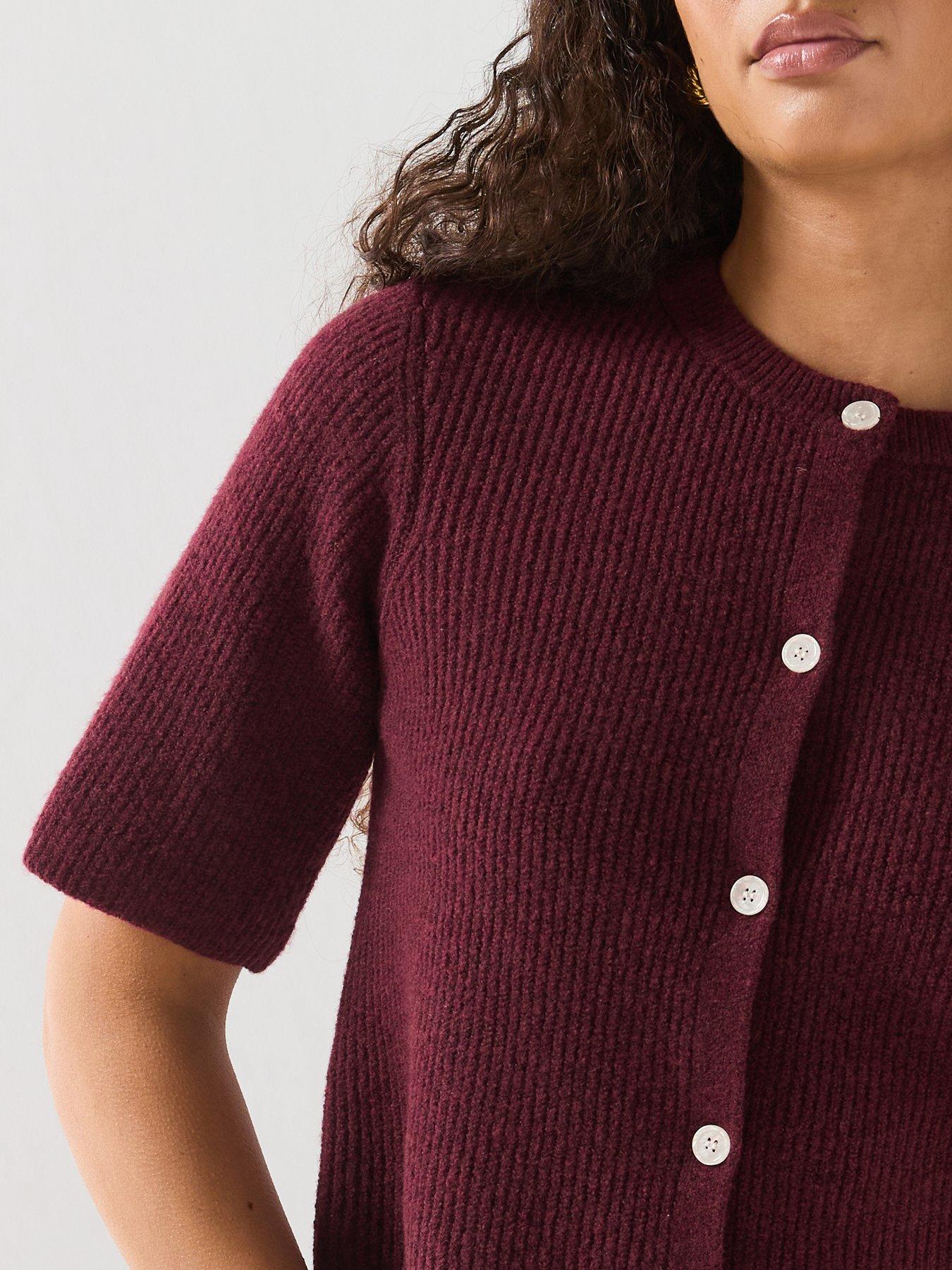 Image 4 of 6 of PIECES Round Neck Boxy Short Sleeve Cardigan