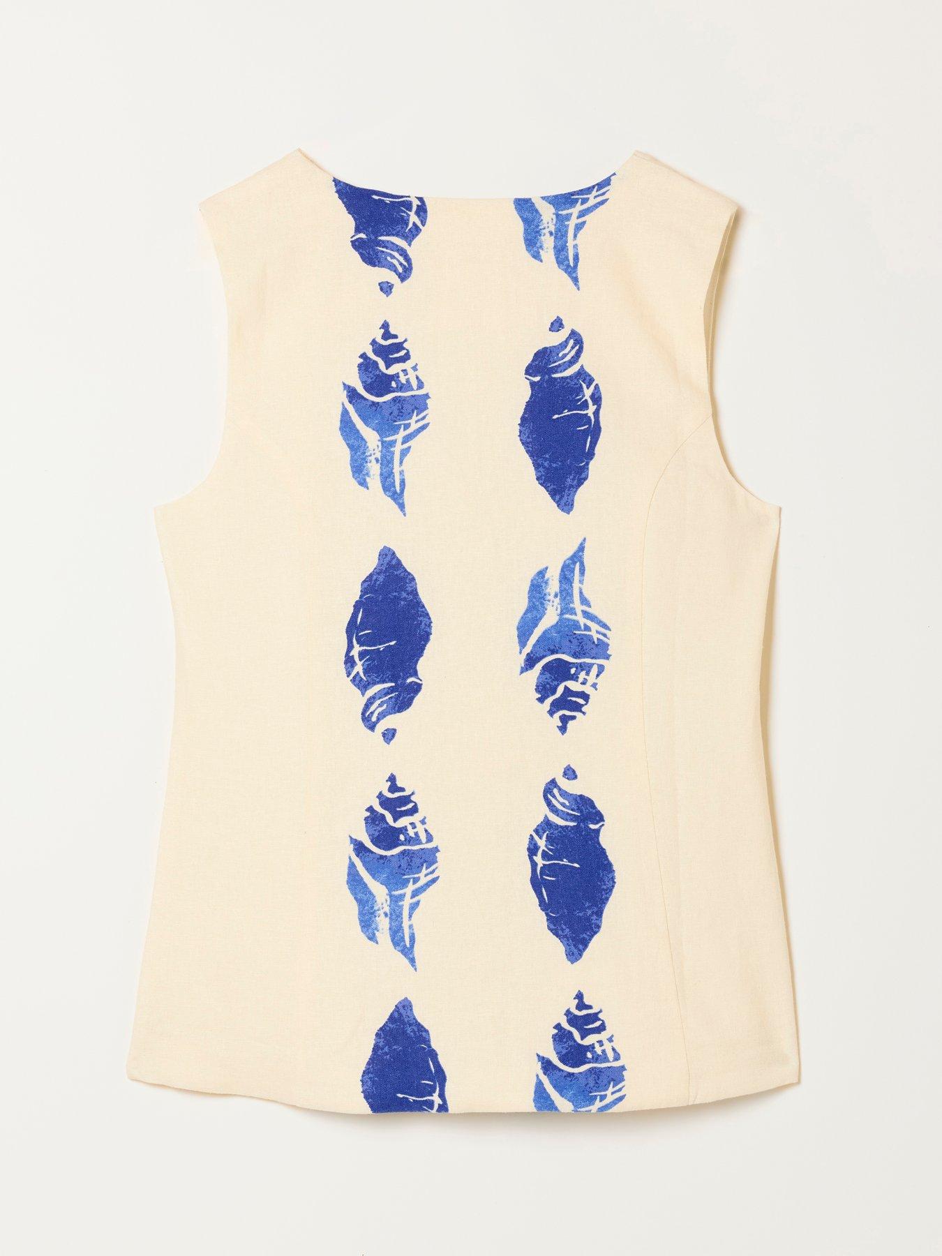 Image 6 of 7 of FatFace Indie Shell Waistcoat - Cream