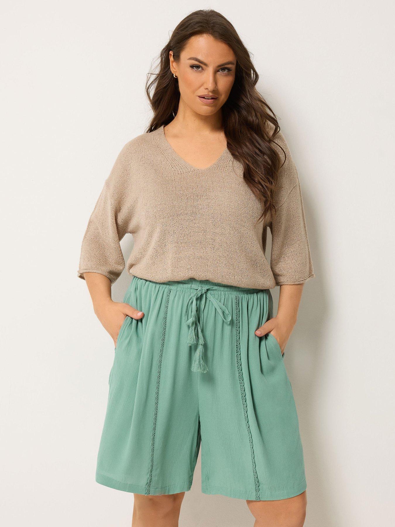 Yours Curve Scallop Front Trim Shorts - Green