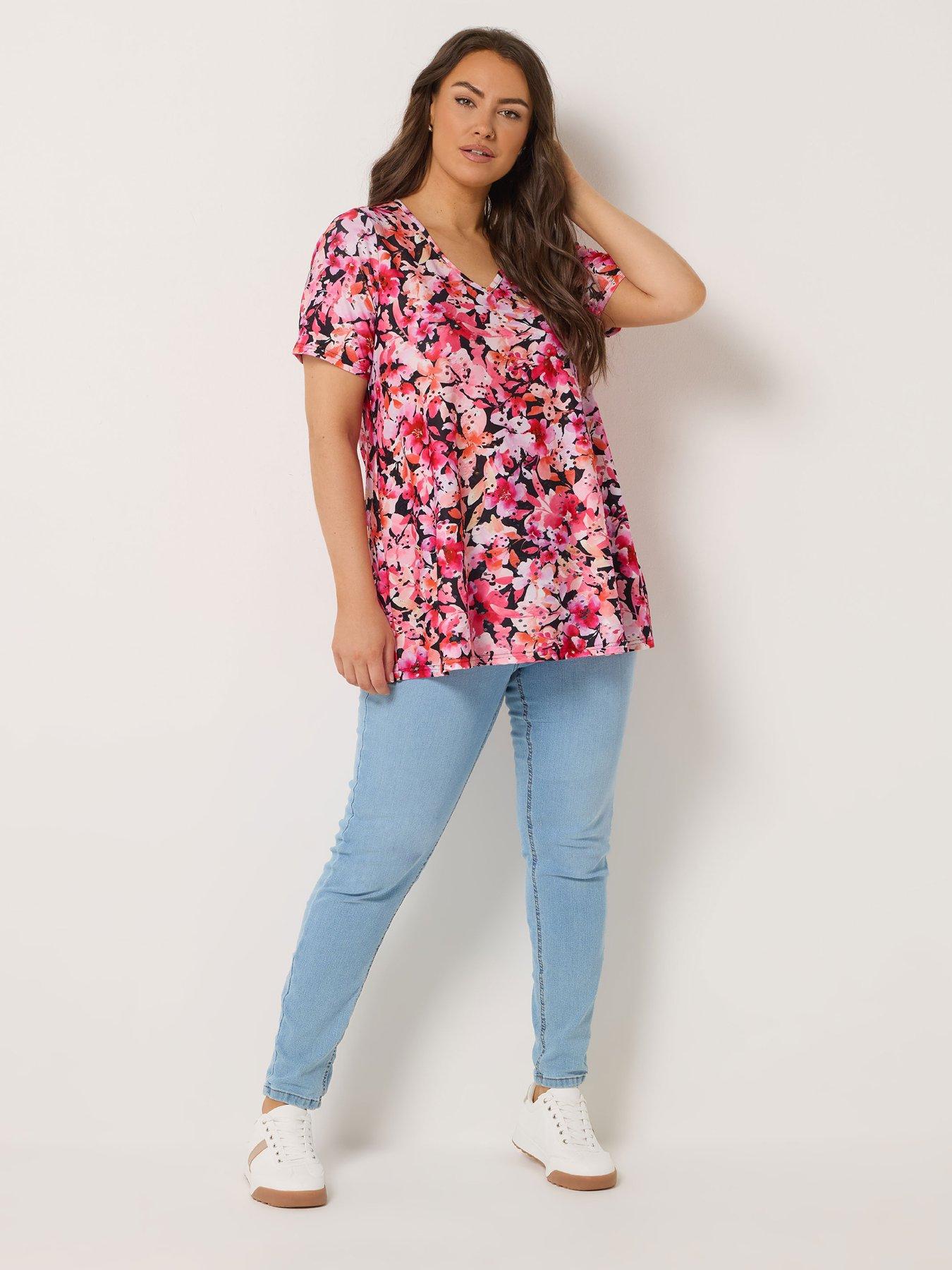 Image 3 of 5 of Yours Curve Printed Broderie V-Neck Top - Pink/Black