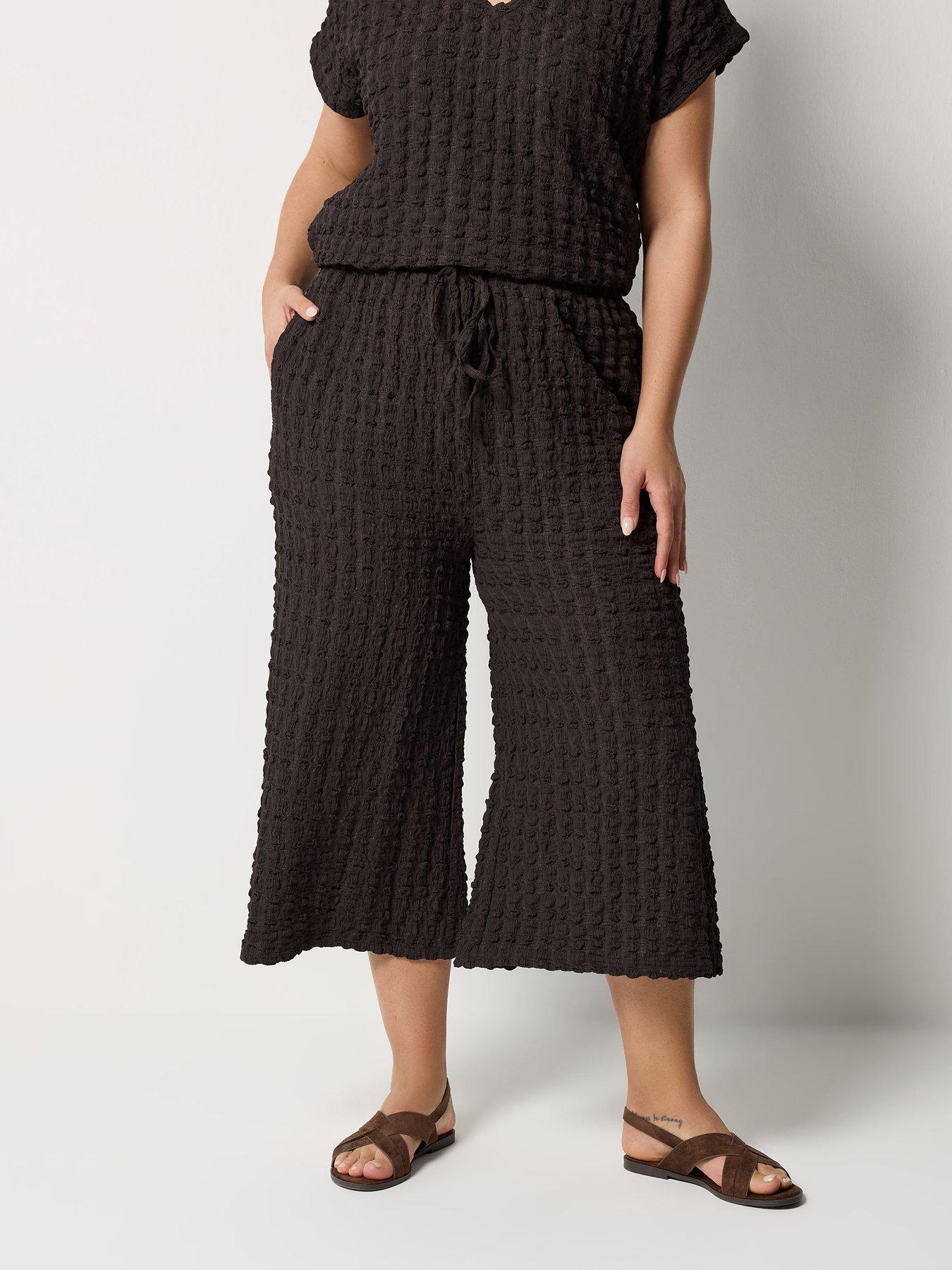  image of yours-curve-bubble-textured-crops-brown