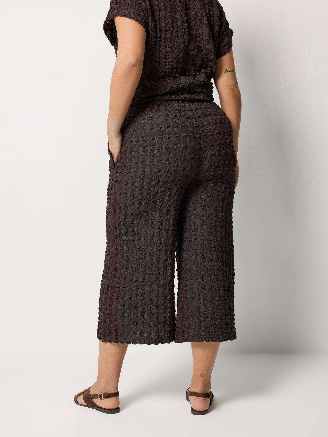  image of yours-curve-bubble-textured-crops-brown