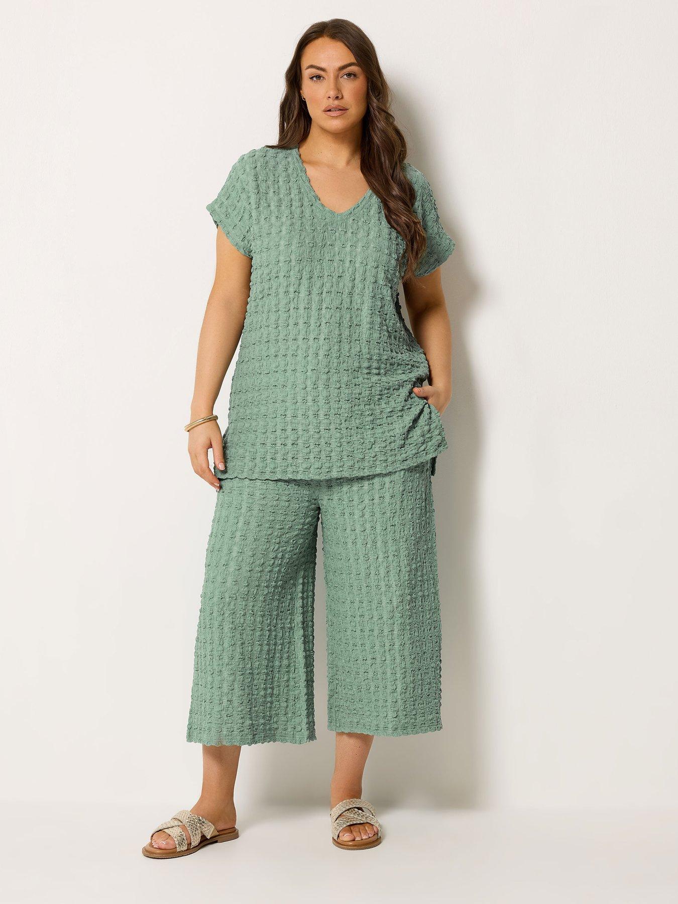  image of yours-curve-bubble-textured-crops-co-ord-green