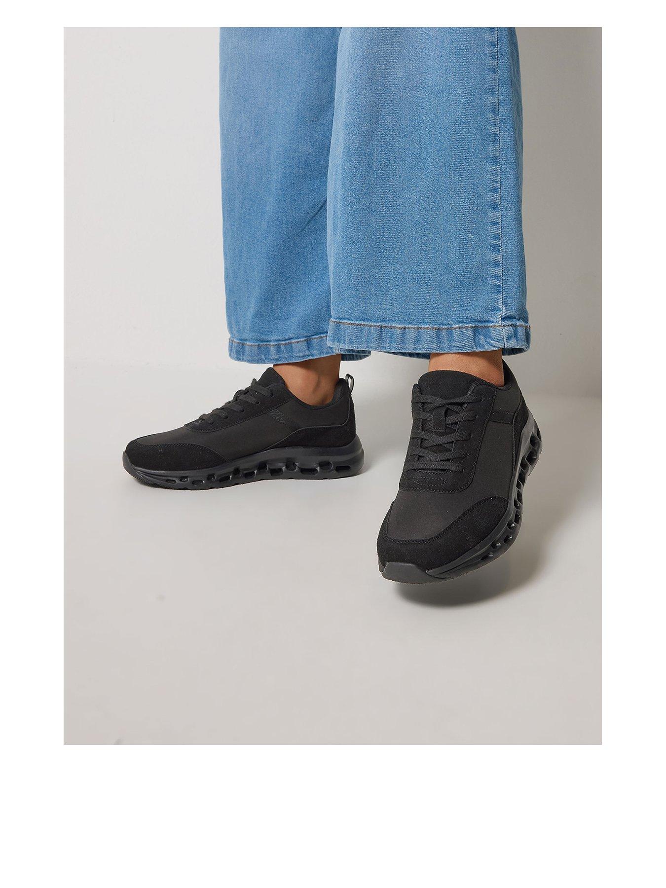 Image 1 of 4 of Yours EEE Fit Chunky Runner Shoes - Black