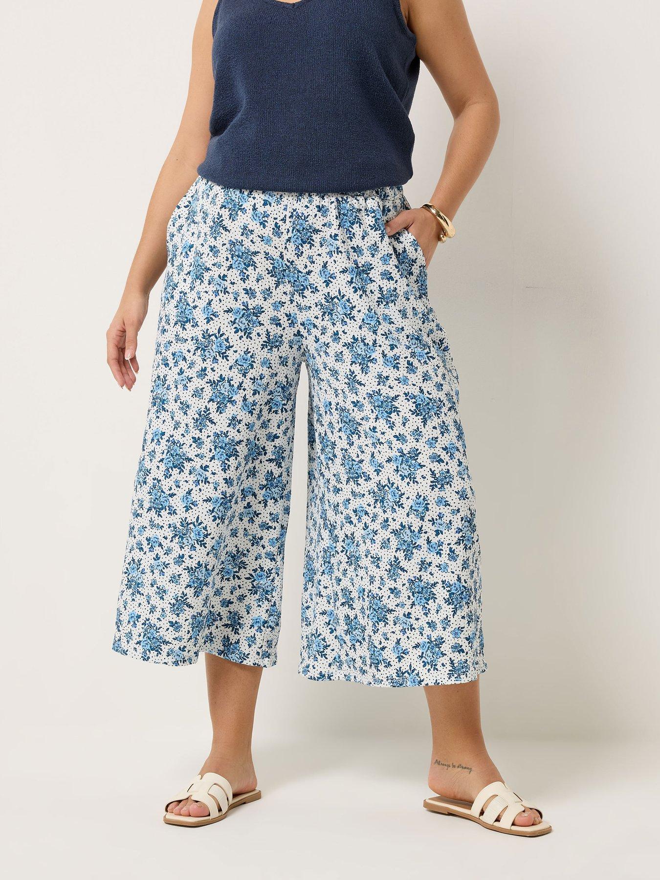 Image 1 of 5 of Yours Curve Ditsy Print Jersey Culotte - White