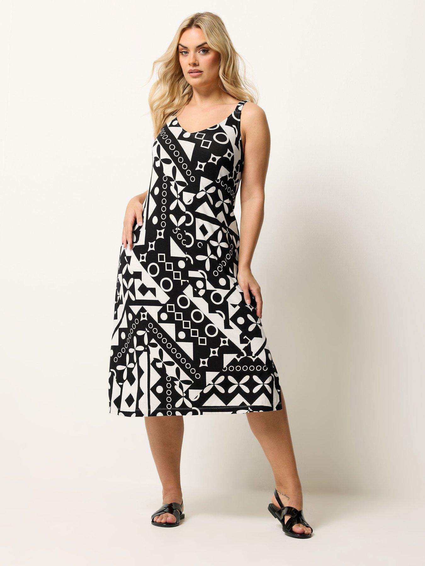 Image 1 of 5 of Yours Curve Throw On Beach Dress