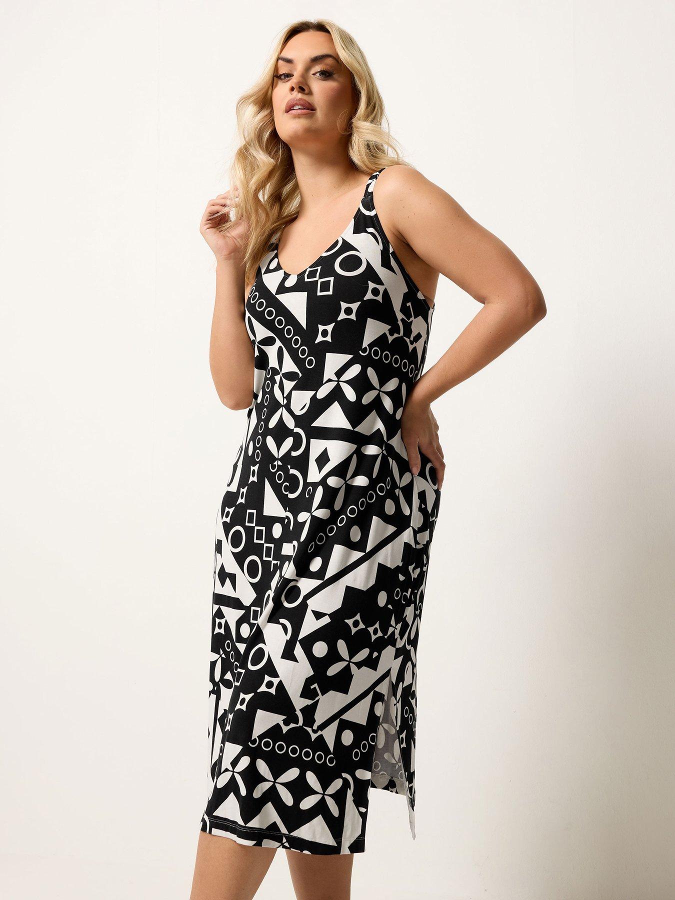 Image 3 of 5 of Yours Curve Throw On Beach Dress