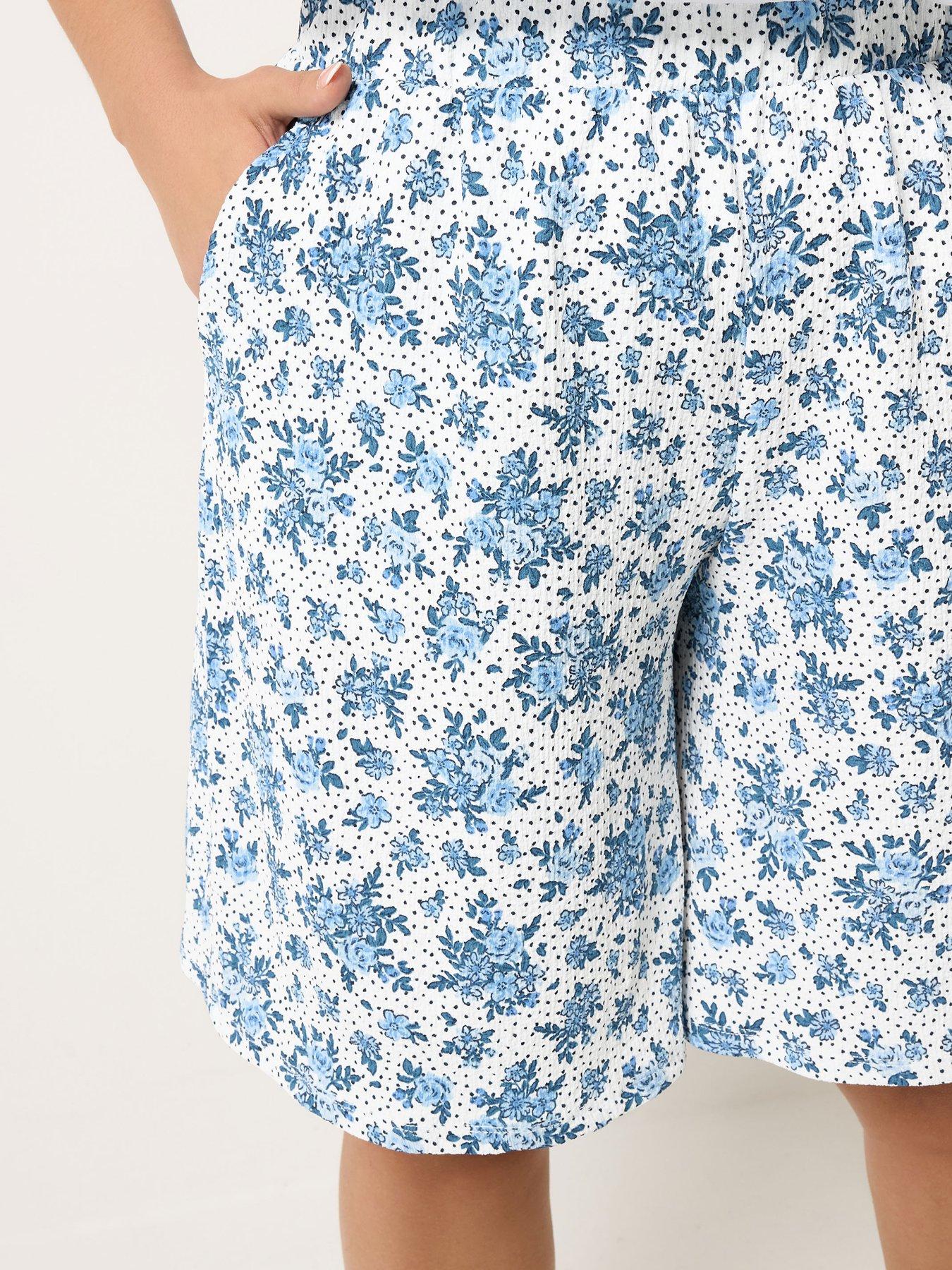 Image 4 of 5 of Yours Curve Pull On Jersey Ditsy Print Shorts - Blue
