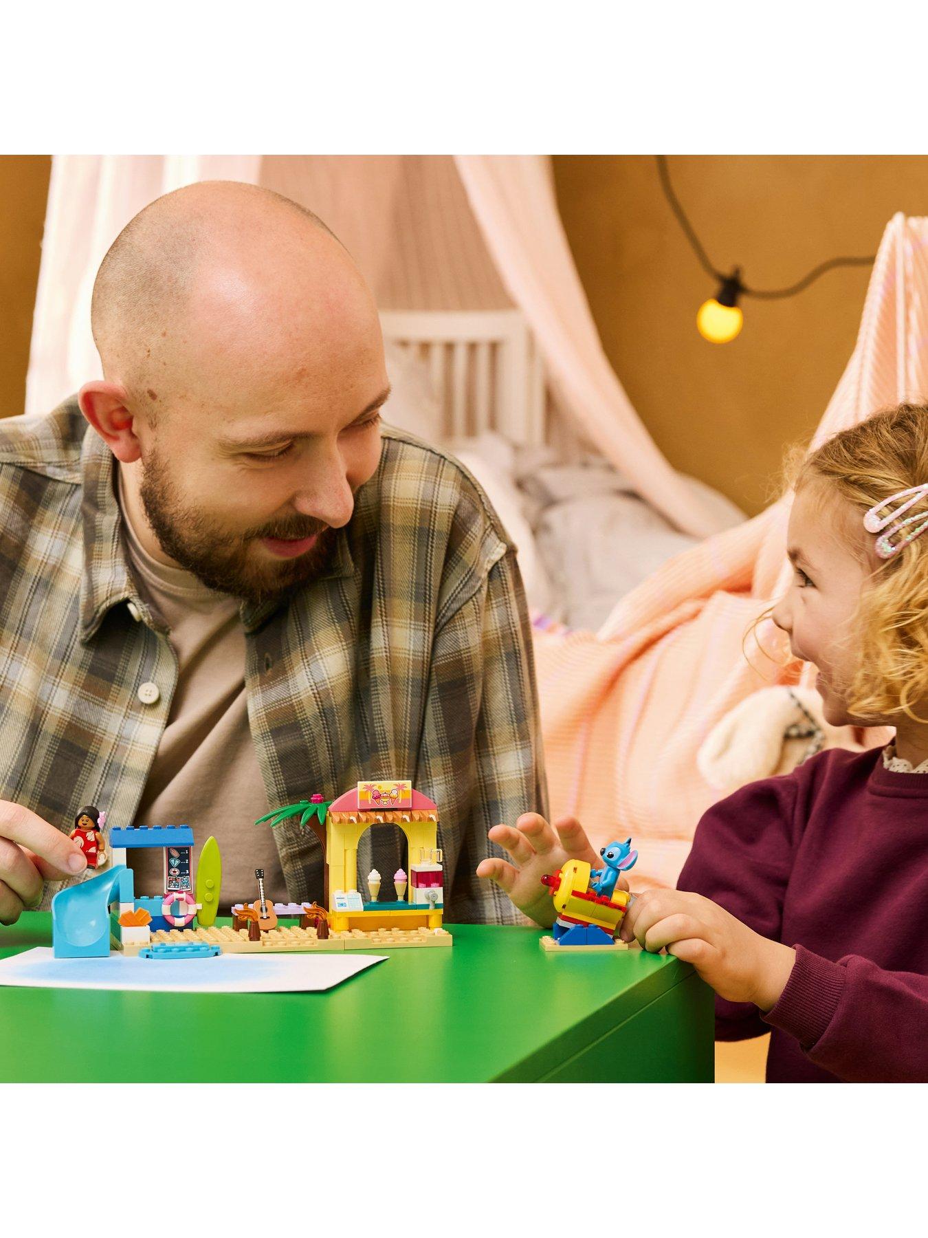 Image 3 of 6 of LEGO Disney Beach Fun with Lilo &amp; Stitch Set 43280
