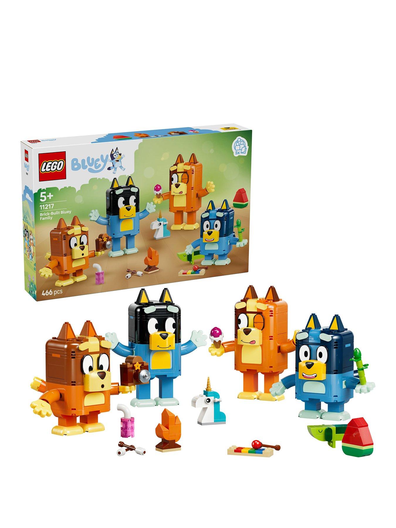 LEGO Bluey Brick-Built Bluey Family 11217